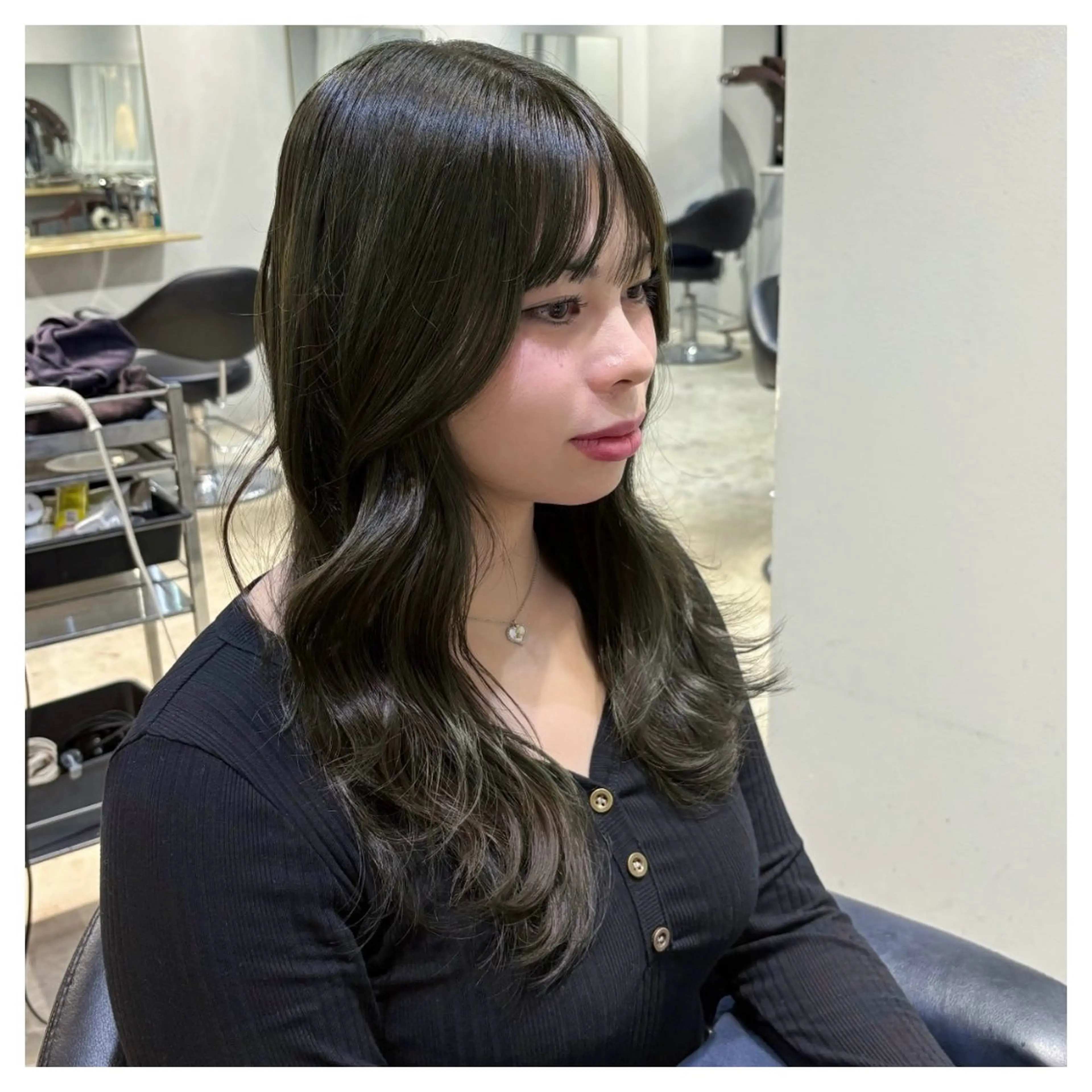 ロング カラー ブリーチ 透明感カラー ダブルカラー ブリーチなしカラー オリーブカラー ヘアカラー ダブルカラー特別価格 /表参道/ことりのヘアスタイル