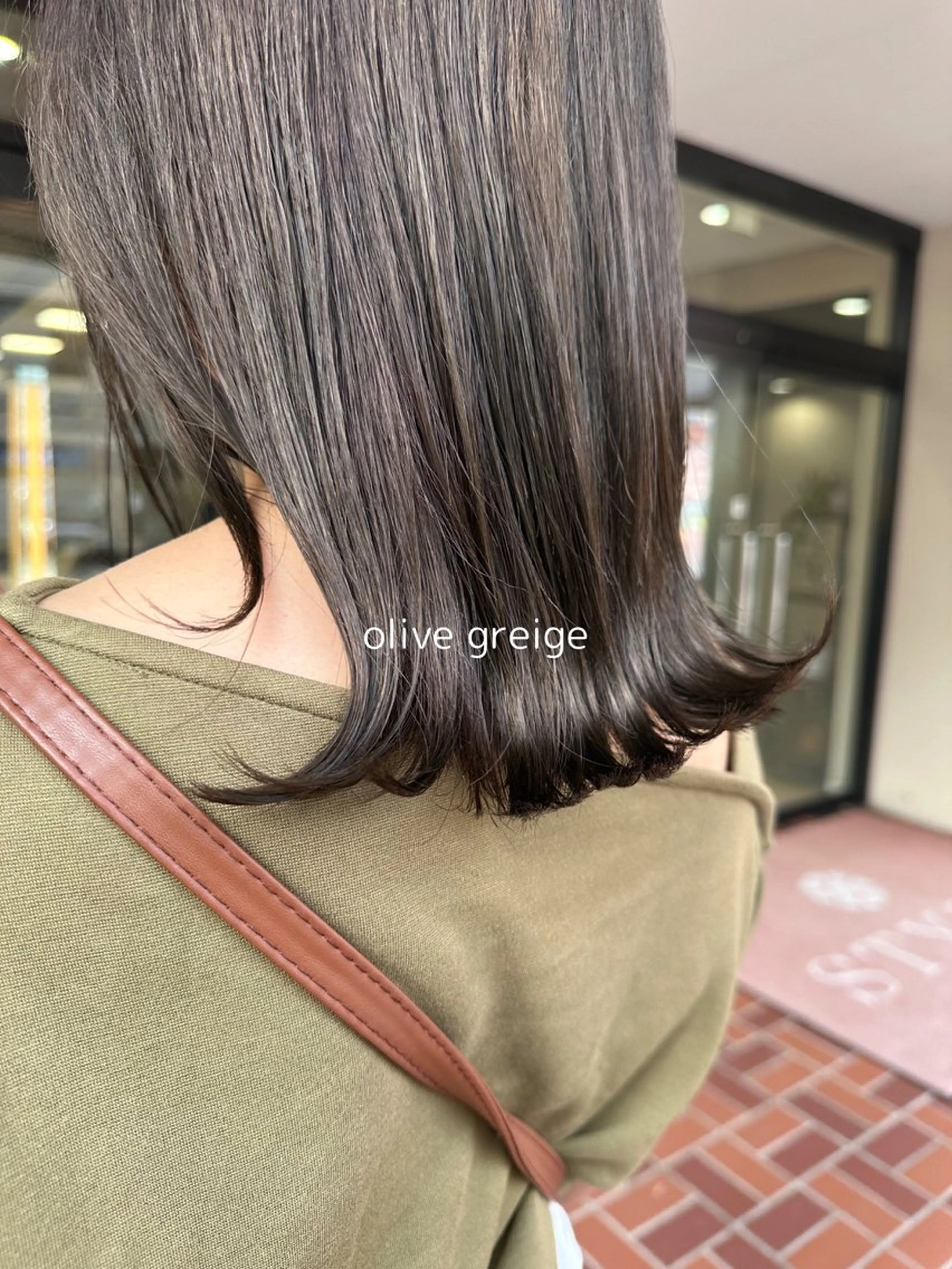 ミディアム ミディアム/レイヤー ハイライト/aikaのヘアスタイル