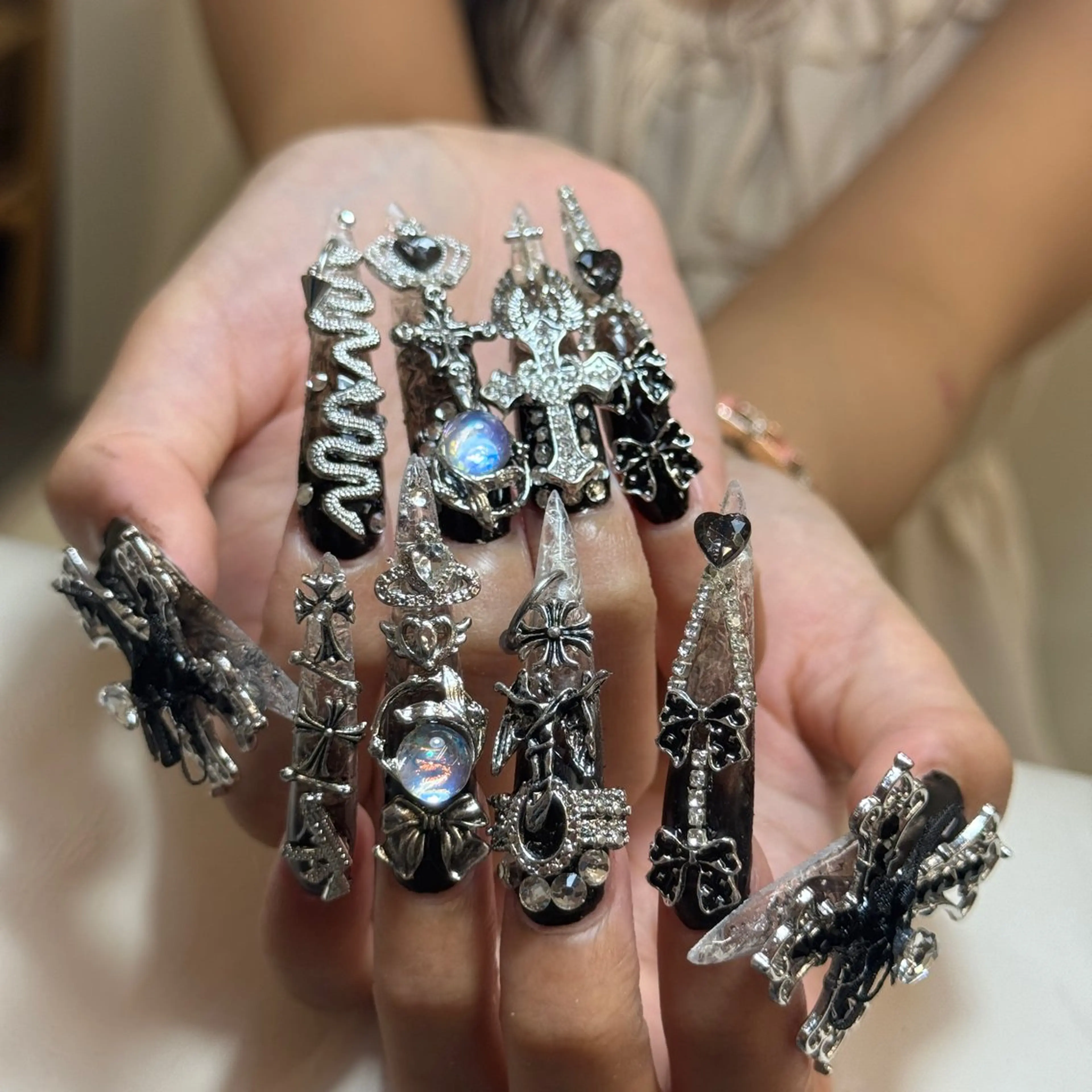 ネイル アートネイル オーロラネイル チークネイル 長さ出し フットネイル ハンドネイル Anh 高田馬場のネイルデザイン