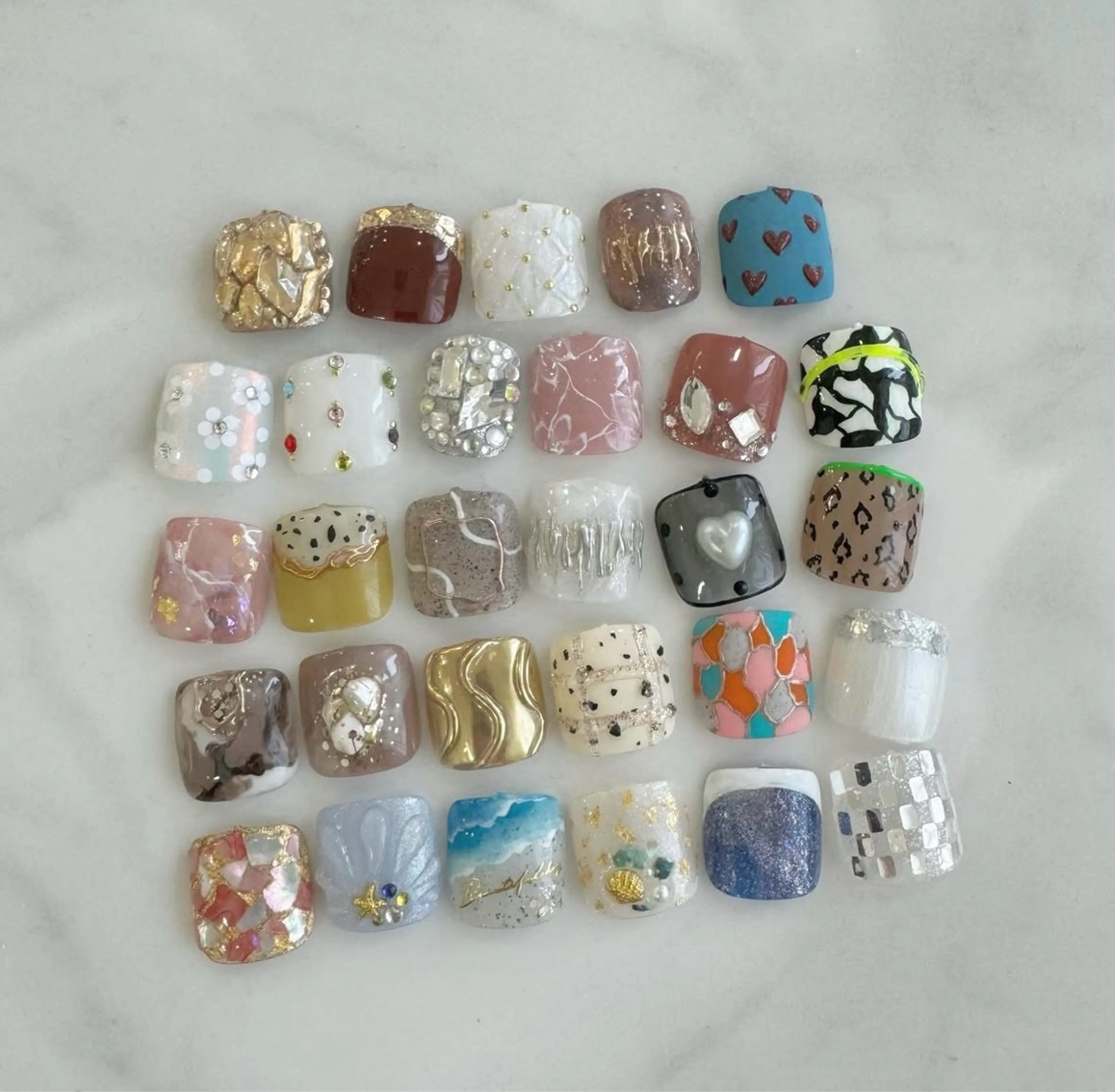 ネイル フットネイル H nailのネイルデザイン