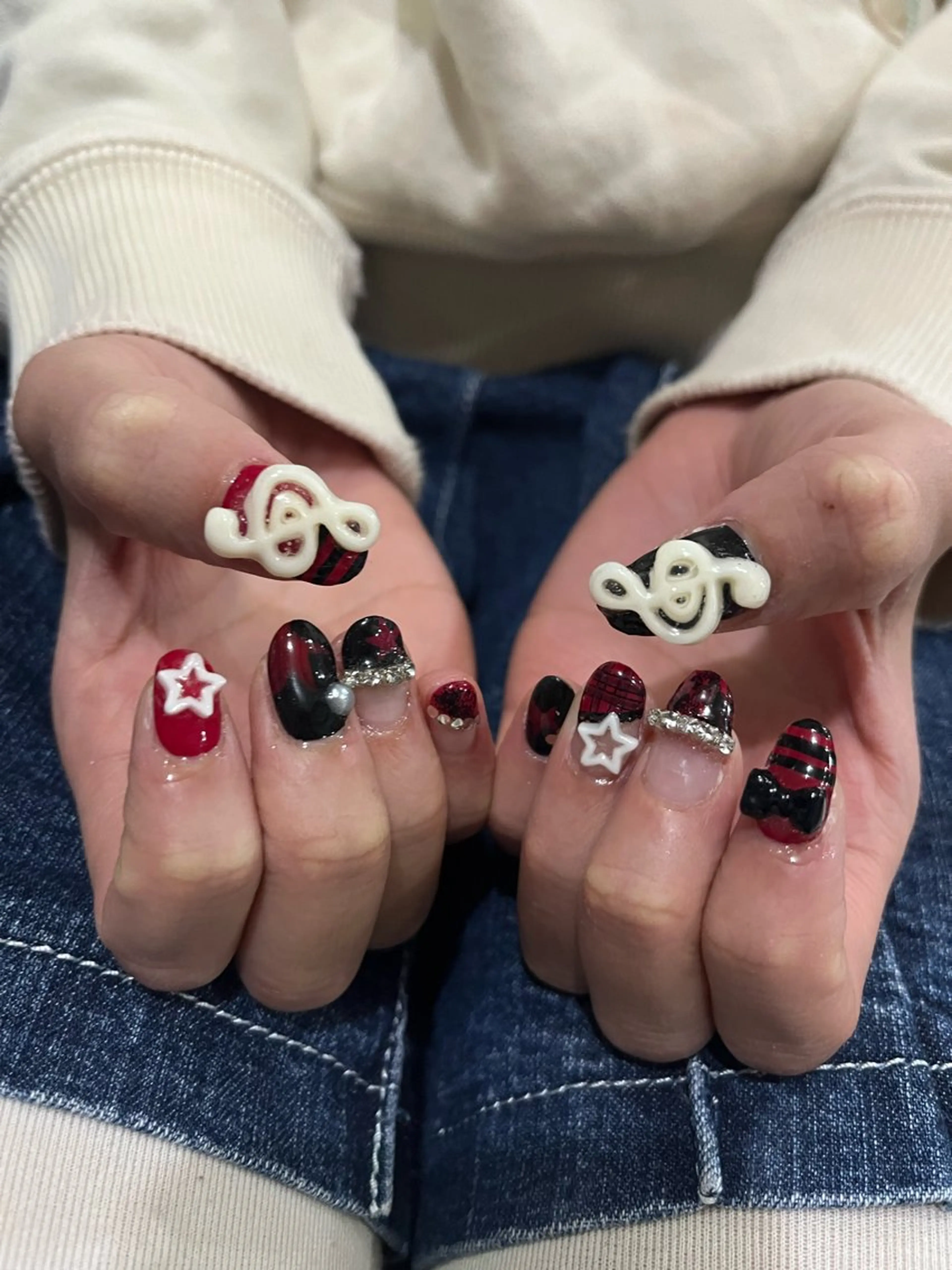 ネイル ハンドネイル フットネイル 小川 柚香のネイルデザイン