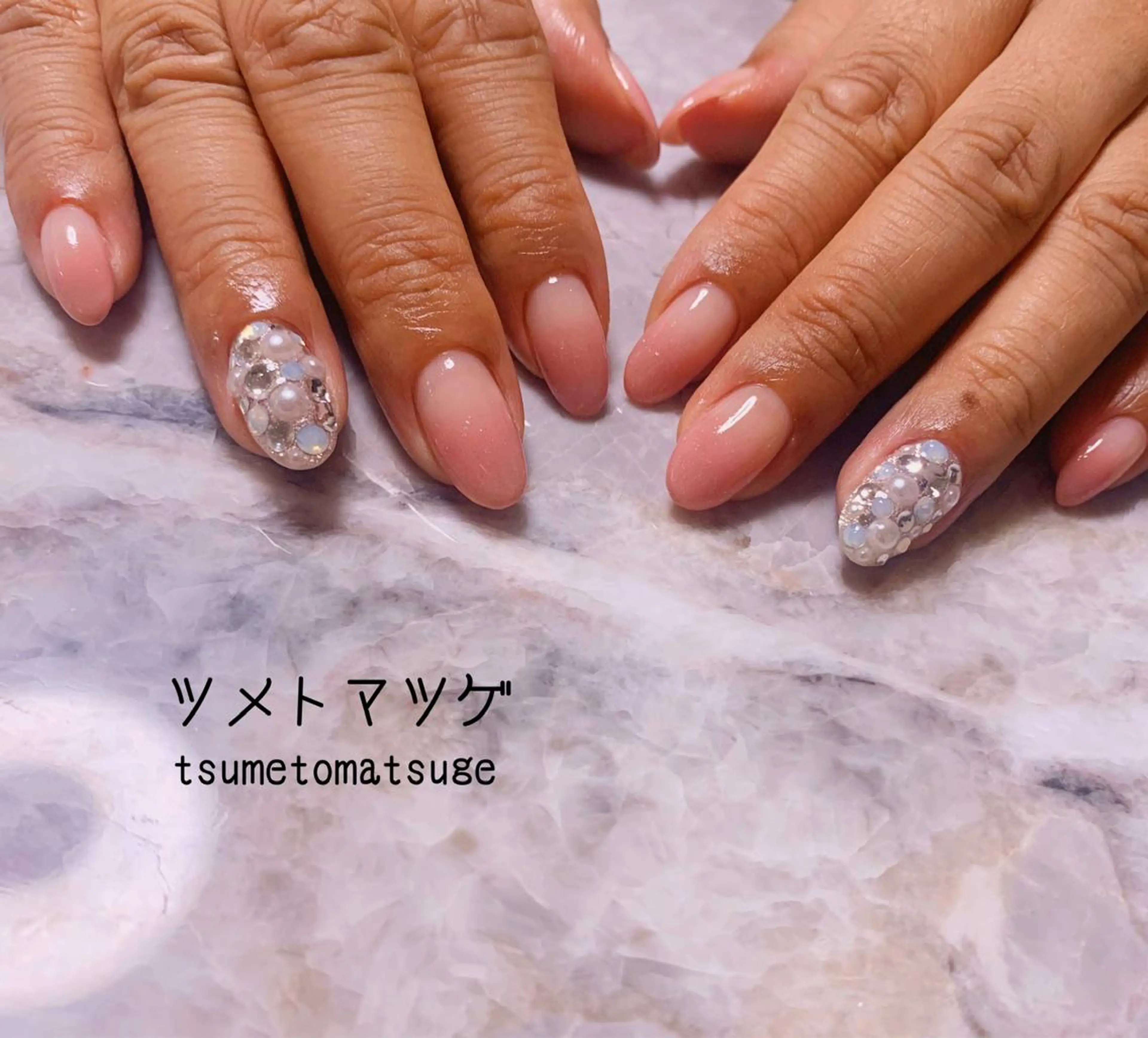 ミディアム ネイル アートネイル ハンドネイル ツメトマツゲ .のネイルデザイン