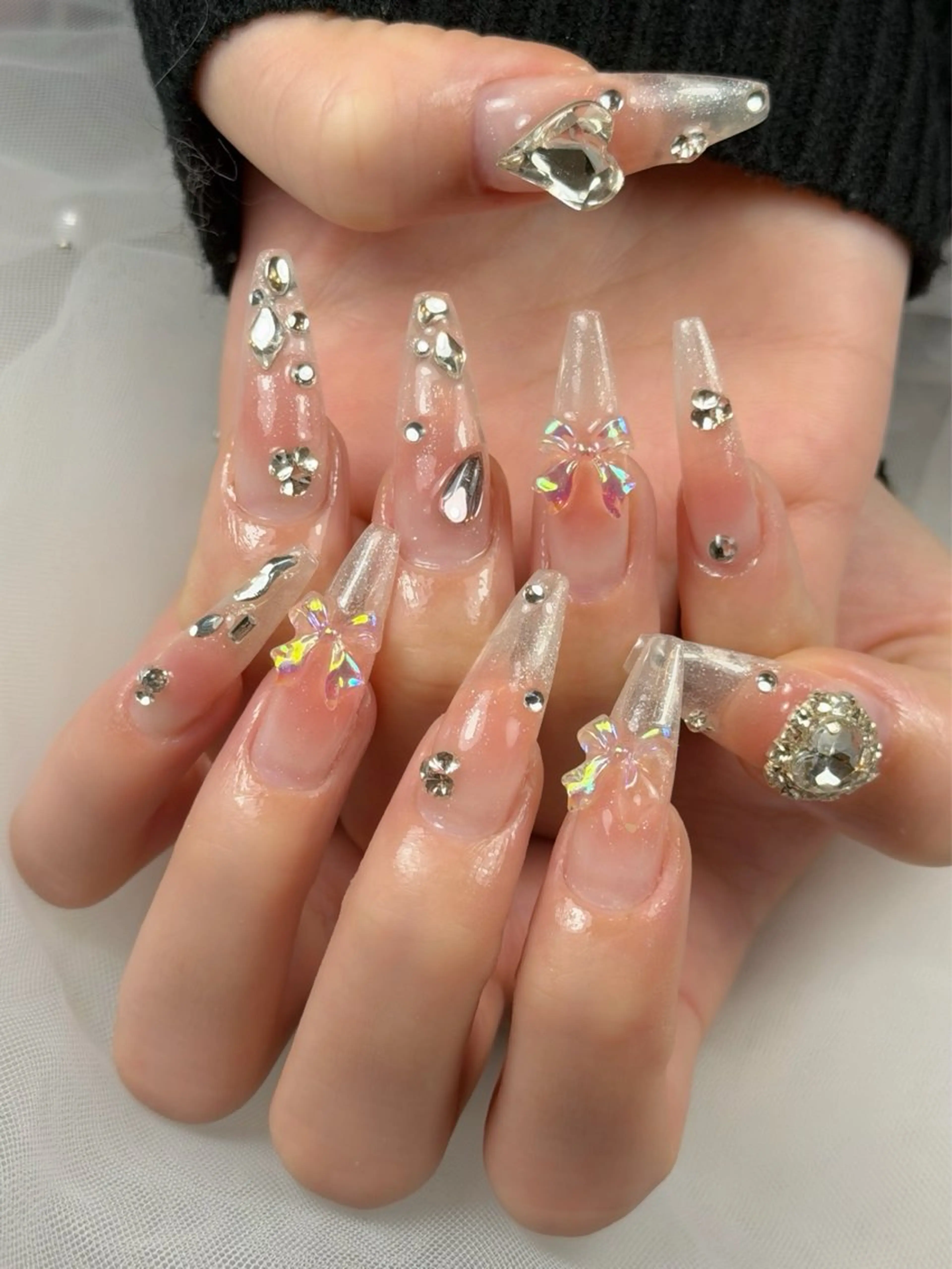 ネイル チークネイル フレンチネイル グラデーション キラキラネイル 韓国ネイル ハンドネイル HIKARI HANA NAIL所属・HIKARIHANA NAILのネイルデザイン