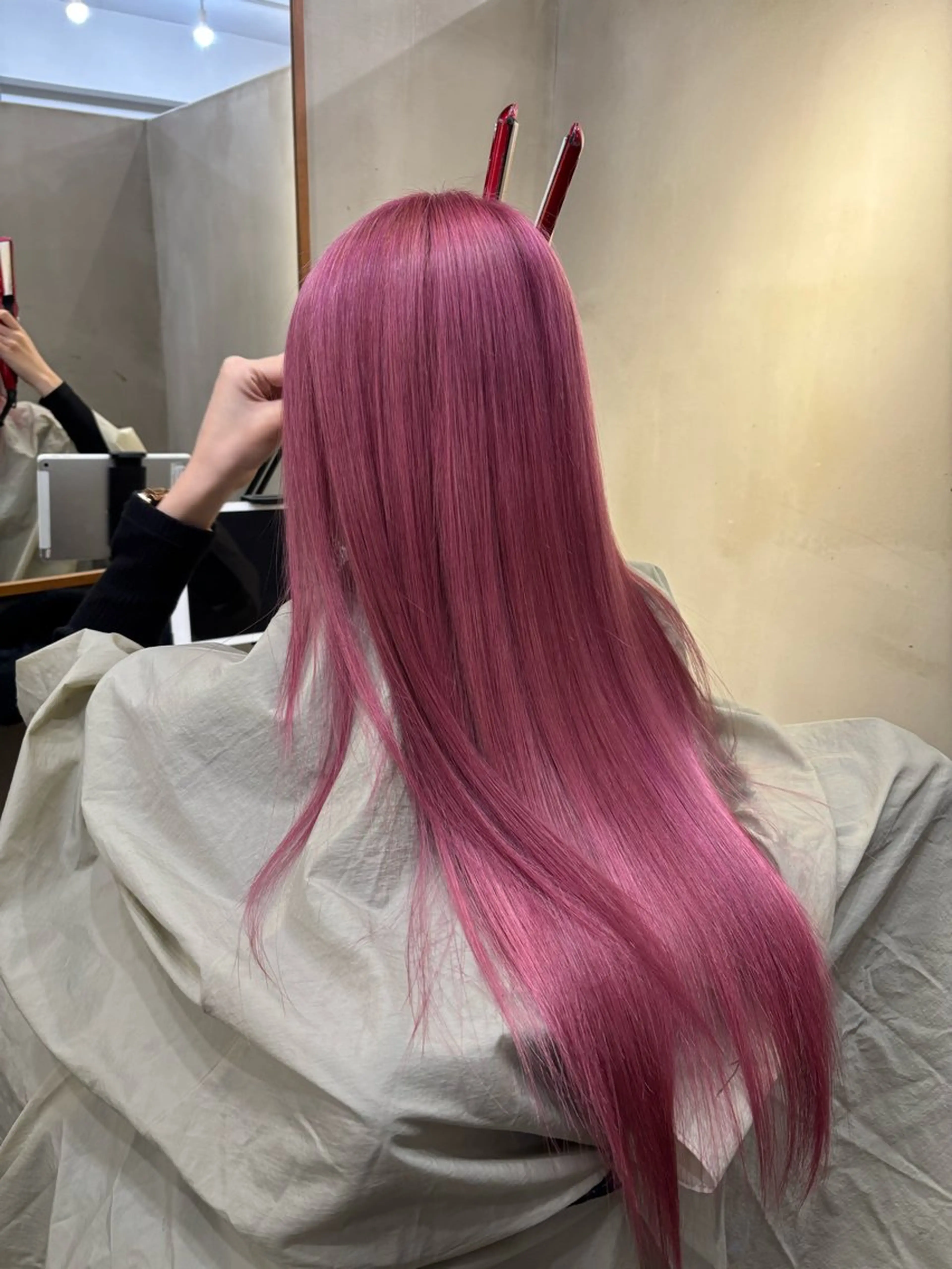 ロング カラー ブリーチ ピンクカラー ヘアカラー VOYAGE所属・中園 康のヘアスタイル