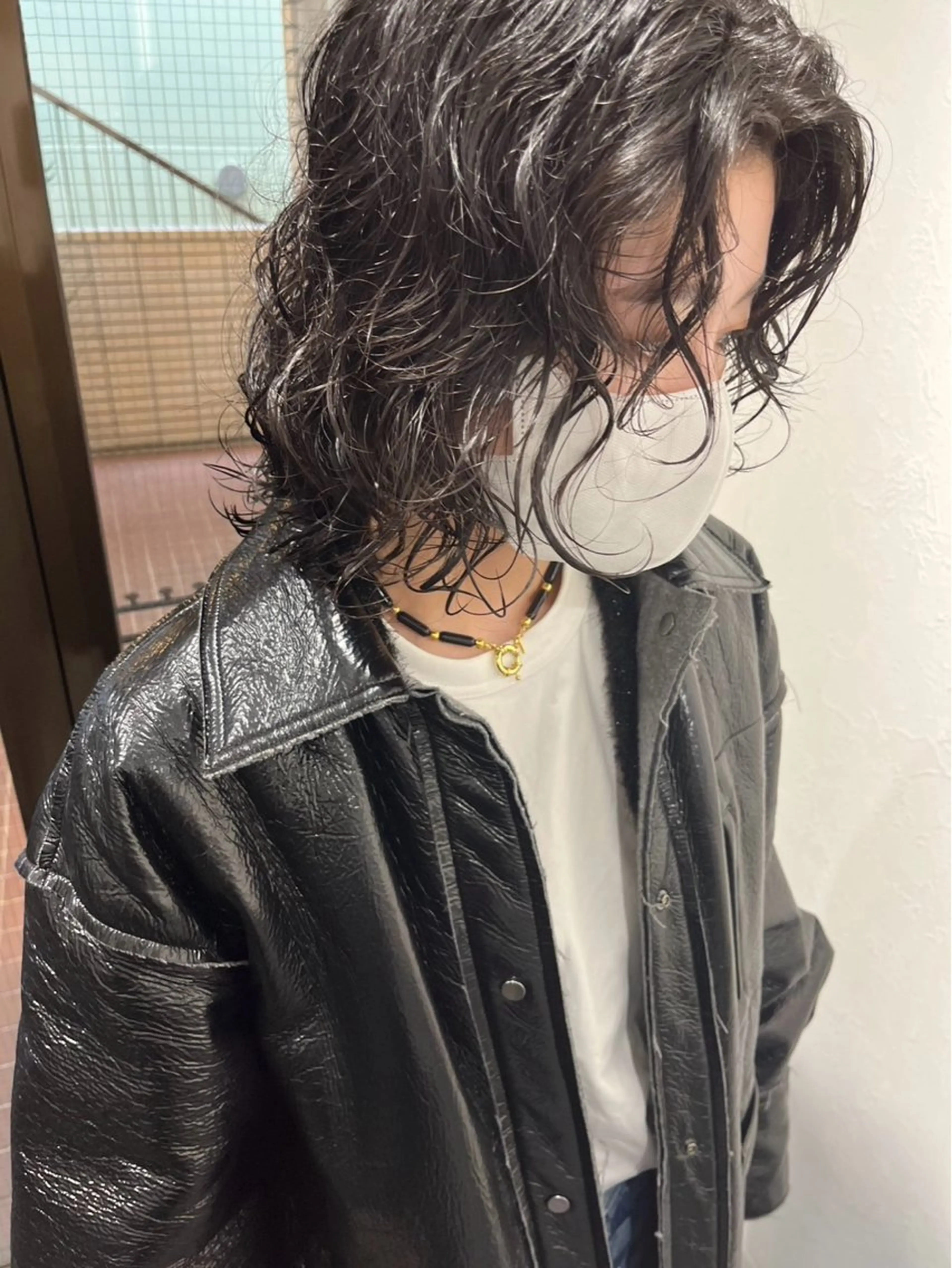 ミディアム ミディアムパーマ ウルフカット カット パーマ WARP/縮毛矯正 山野辺のヘアスタイル