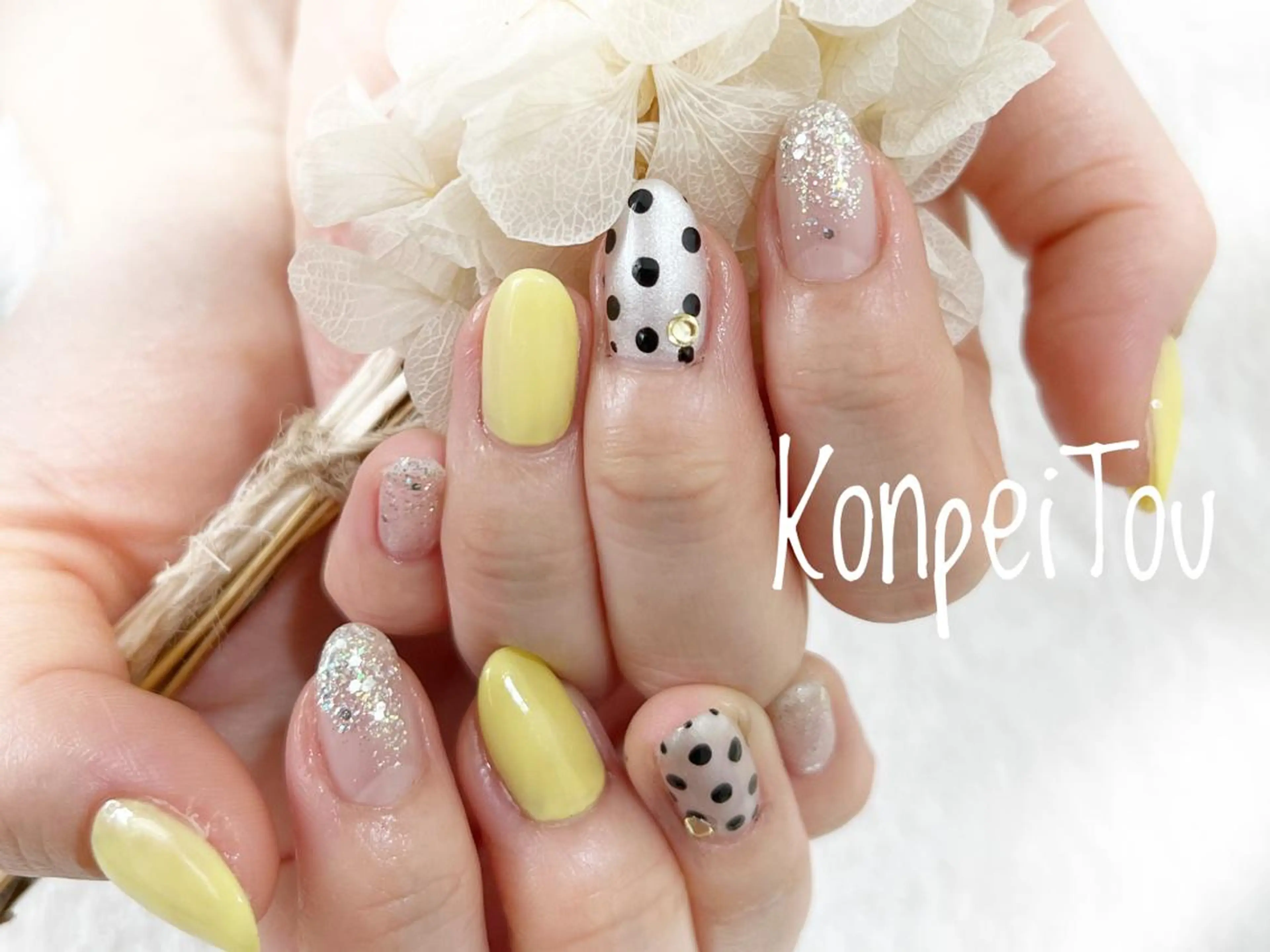 ネイル ドット 春ネイル 黄色 ハンドネイル おうちのネイルサロン　konpeiTou〜こんぺいとう〜所属・おうちのネイルサロン KonpeiTouのネイルデザイン