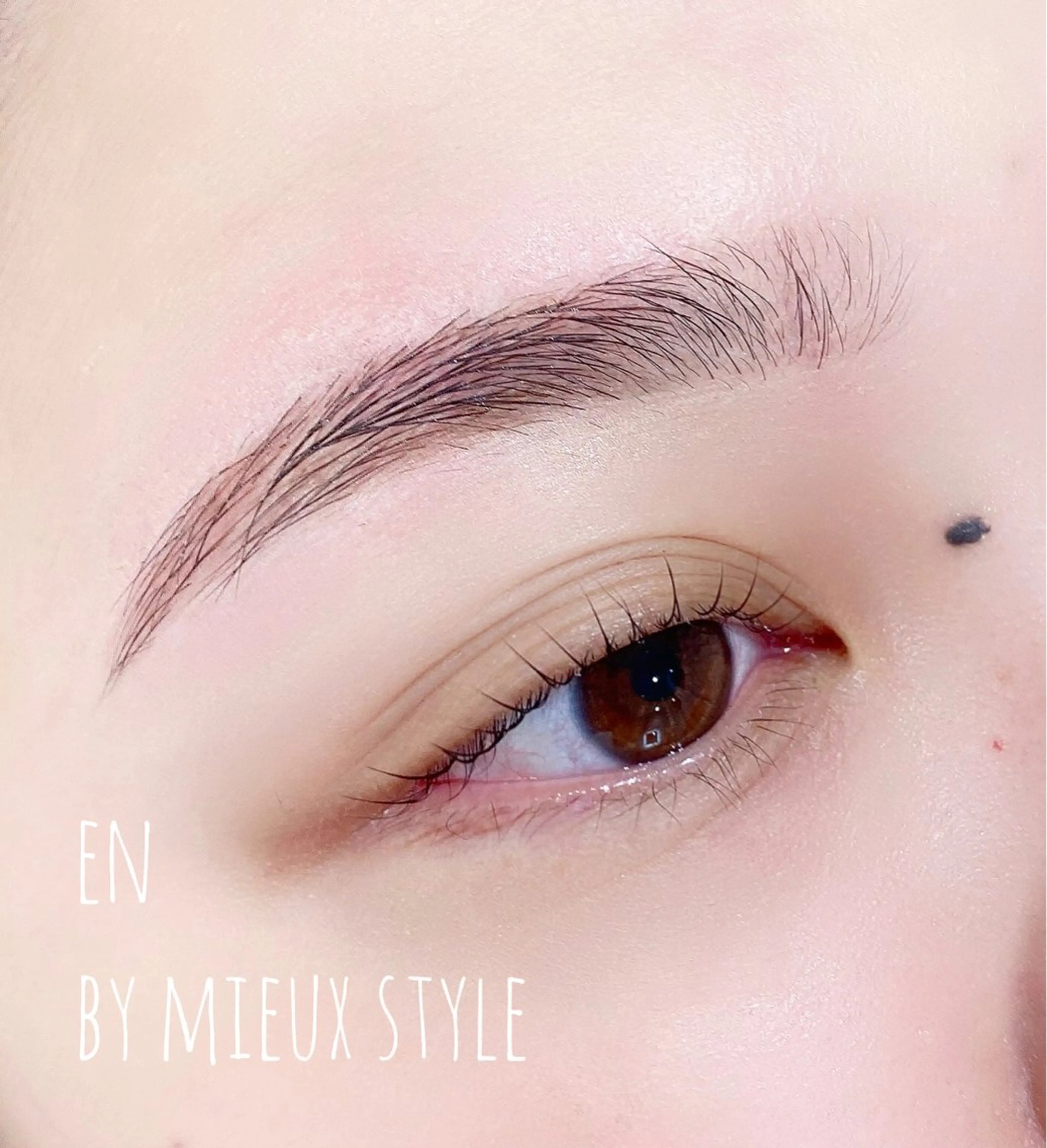 マツエク・マツパ パリジェンヌラッシュリフト Na0 .en ornerのマツエク・マツパデザイン