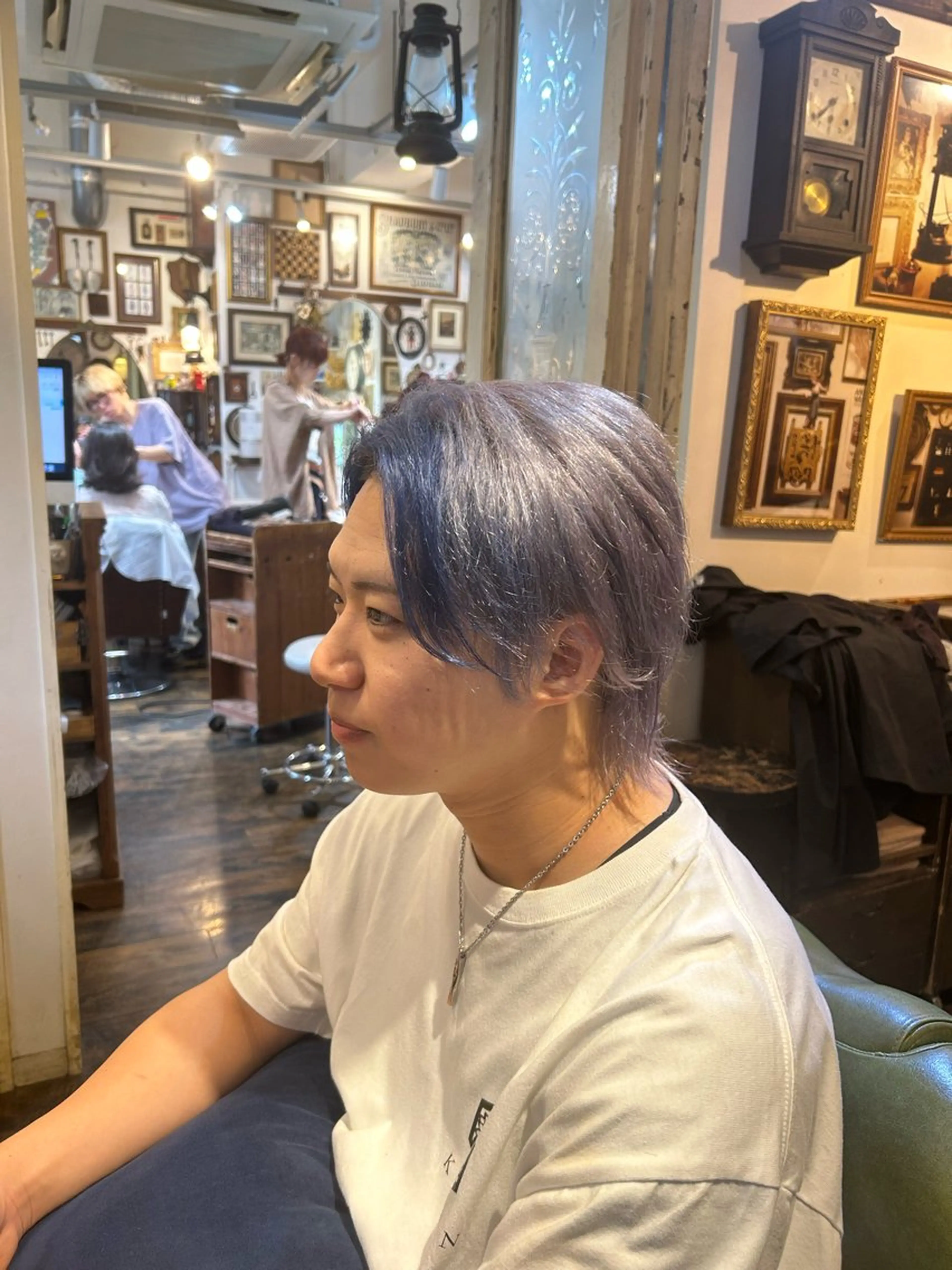 カラー メンズ メンズブリーチ ブリーチ ブルーカラー カット ヘアカラー ヘッドスパ BRITS 渡辺 菜々子のヘアスタイル