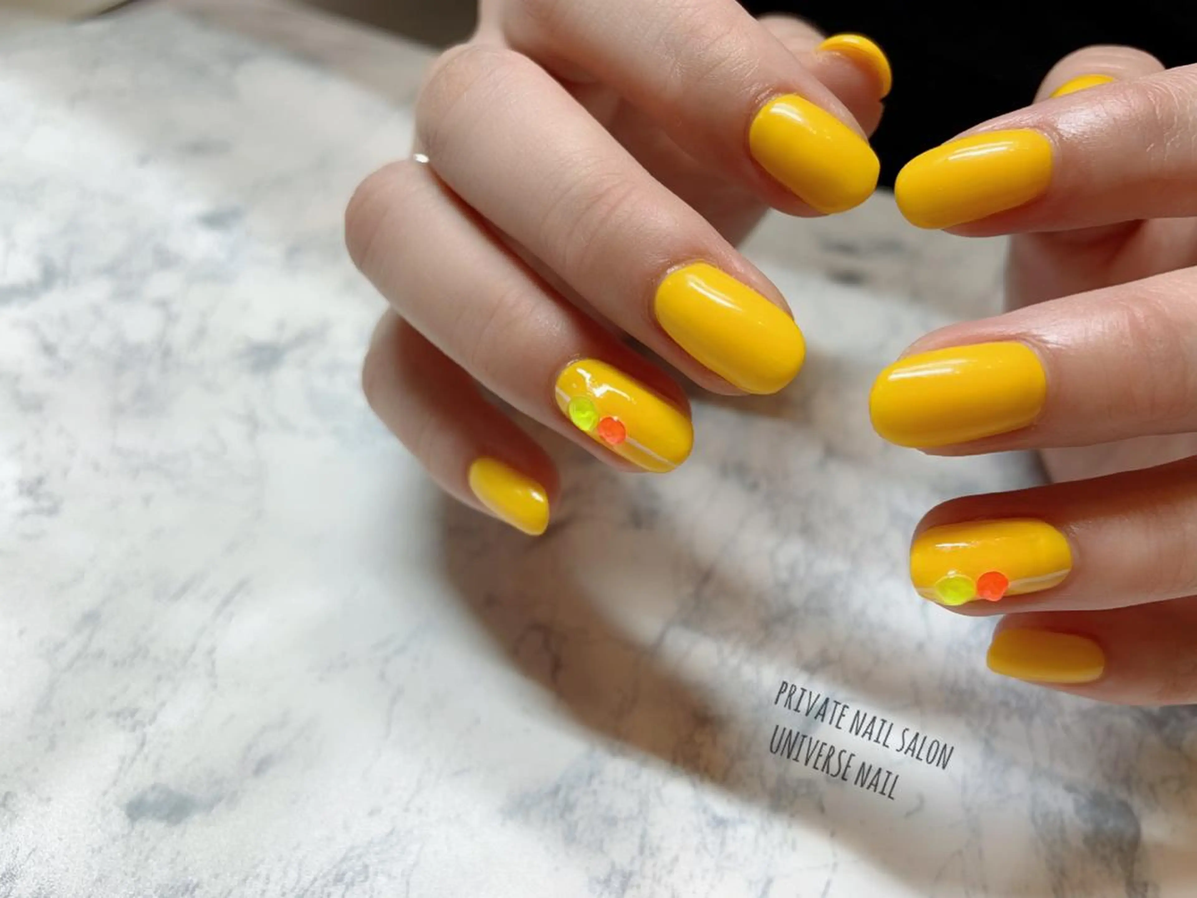 ネイル ストーンネイル ハンドネイル UNIVERSEnail所属・ネイリスト YUKIのネイルデザイン