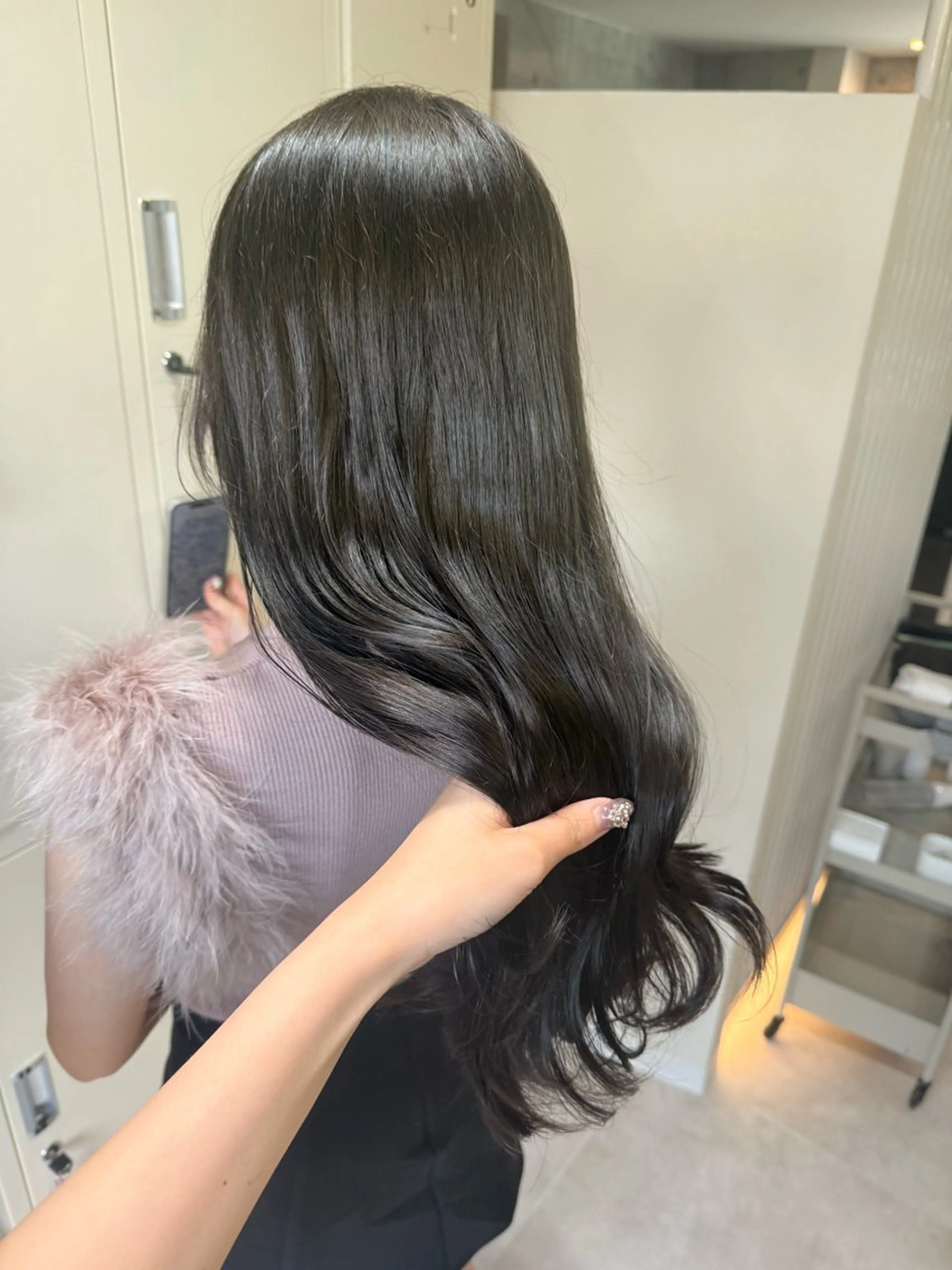 ロング カラー 透明感カラー オリーブカラー カット ヘアカラー Rem所属・HONDA KANONのヘアスタイル