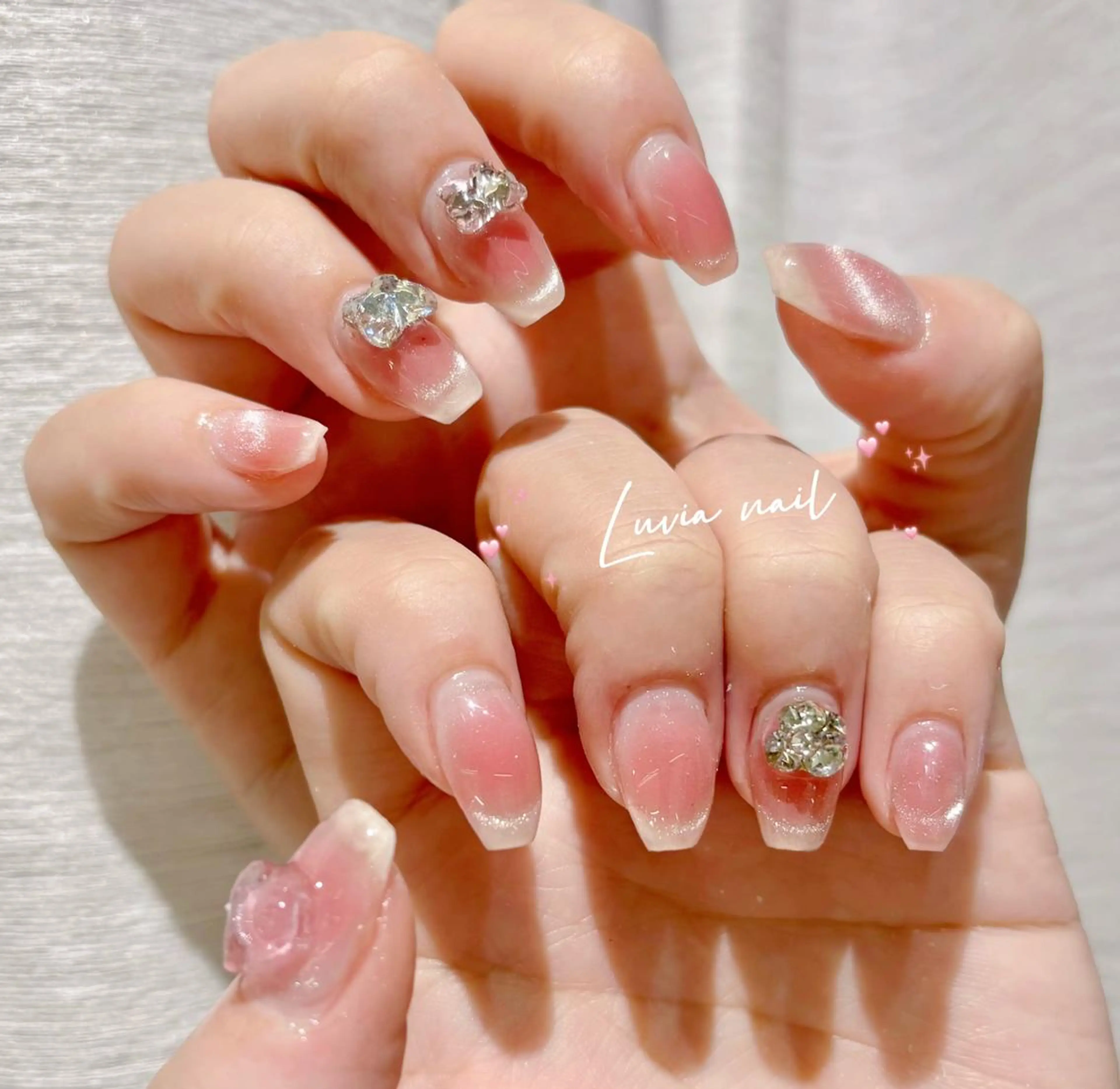 ネイル チークネイル フレンチネイル キラキラネイル 韓国ネイル マグネットネイル ハンドネイル 🎀Luvia nail 池袋✨のネイルデザイン