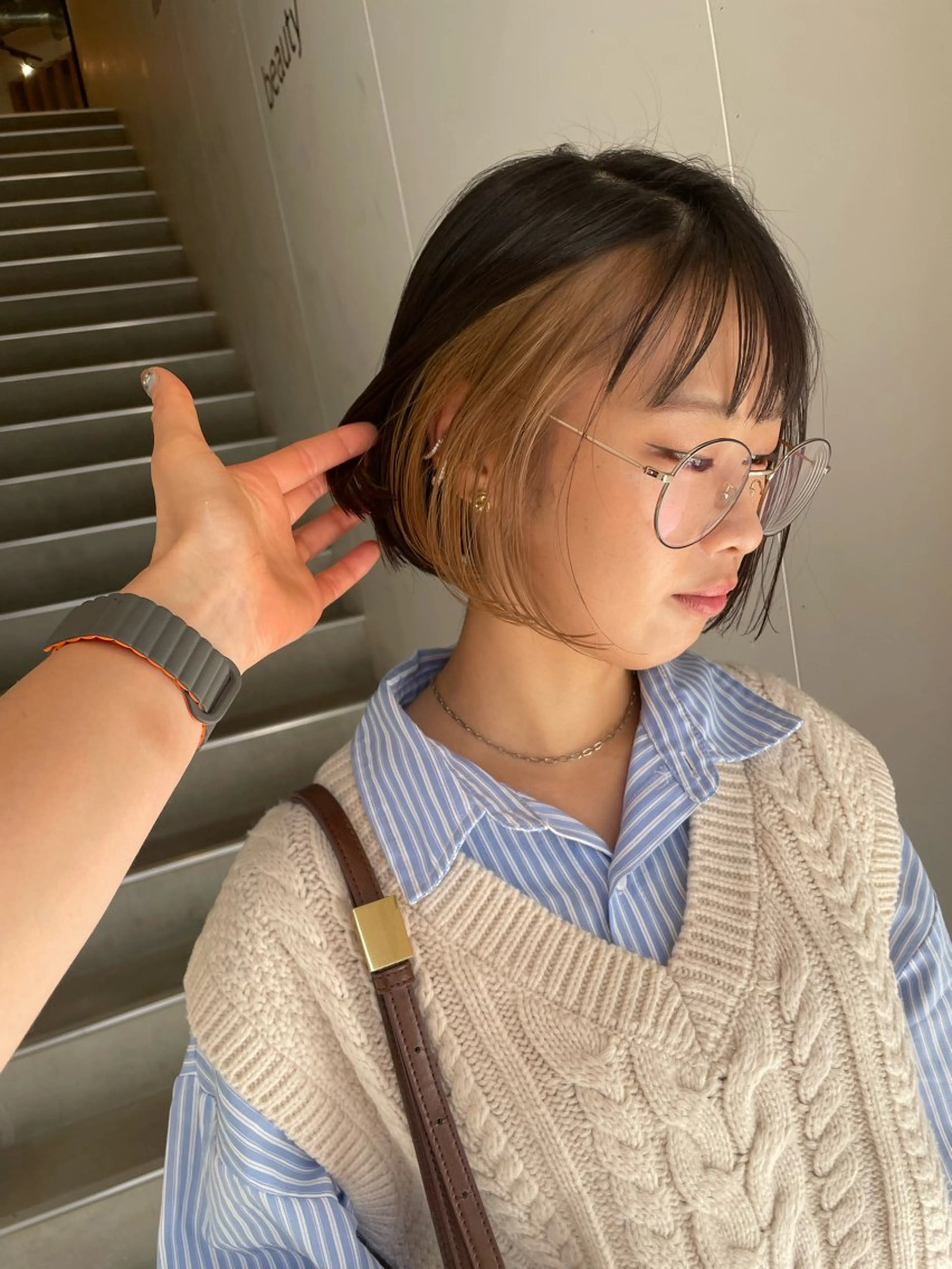 ショート カラー ベージュカラー ブリーチ イヤリングカラー 似合わせカット カット ヘアカラー A/LEE所属・久保田 千尋のヘアスタイル