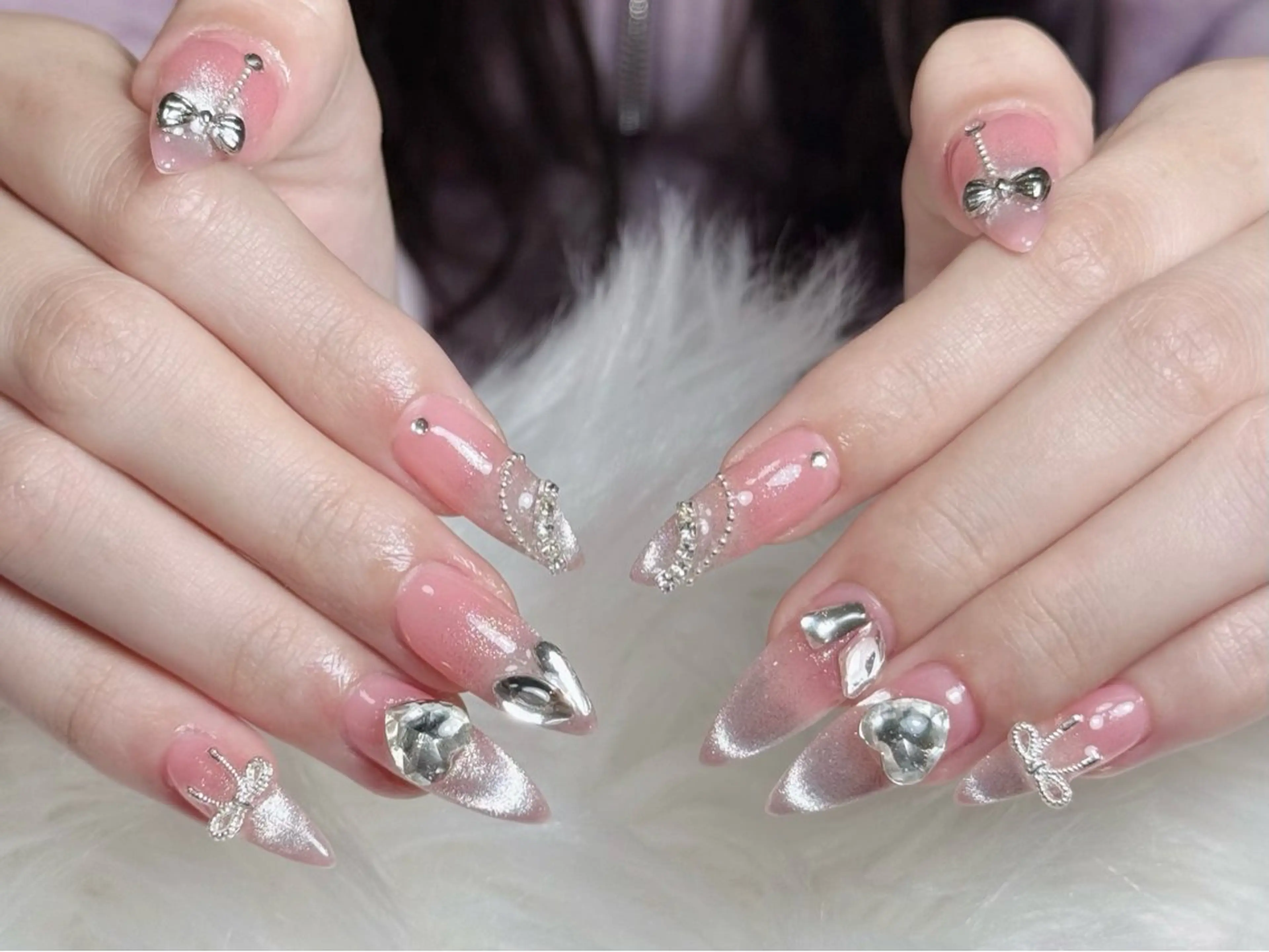 ネイル フレンチネイル ジェルネイル キラキラネイル 韓国ネイル マグネットネイル Julli NailStudioのネイルデザイン