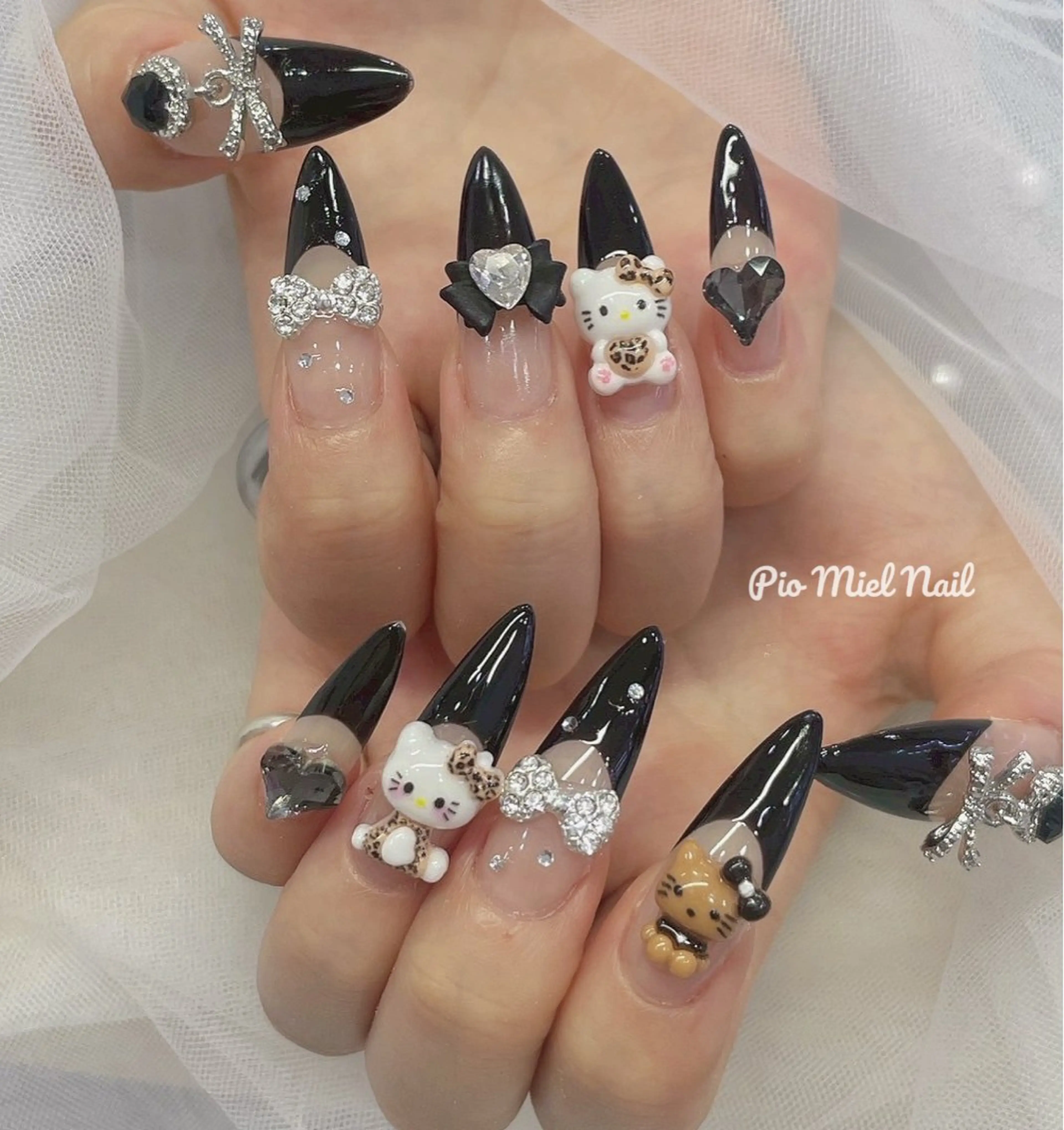 ロング 韓国風ヘア ハンドネイル Pio Mielのネイルデザイン