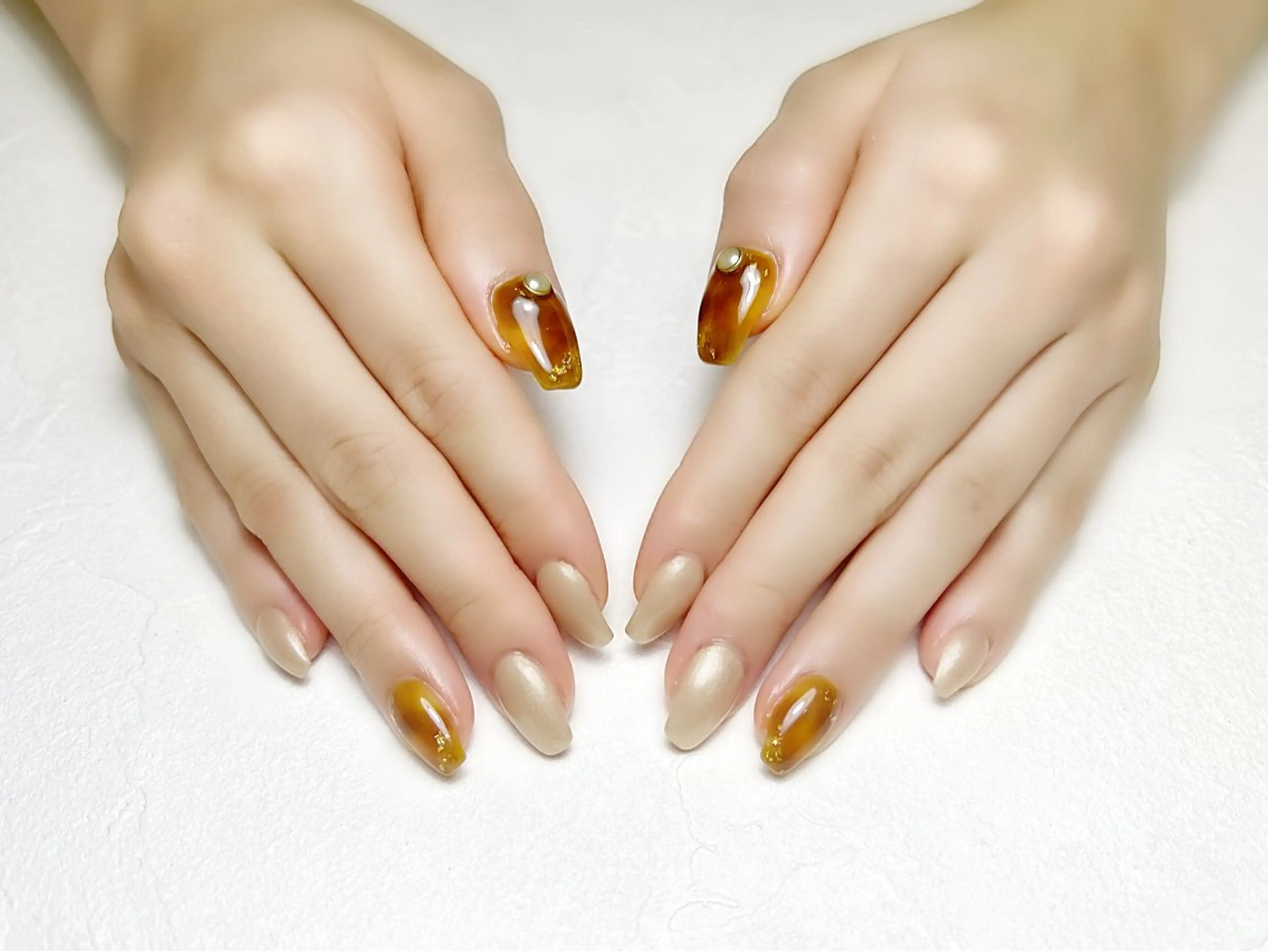 ネイル べっ甲ネイル ニュアンスネイル rouse nail RISATOのネイルデザイン