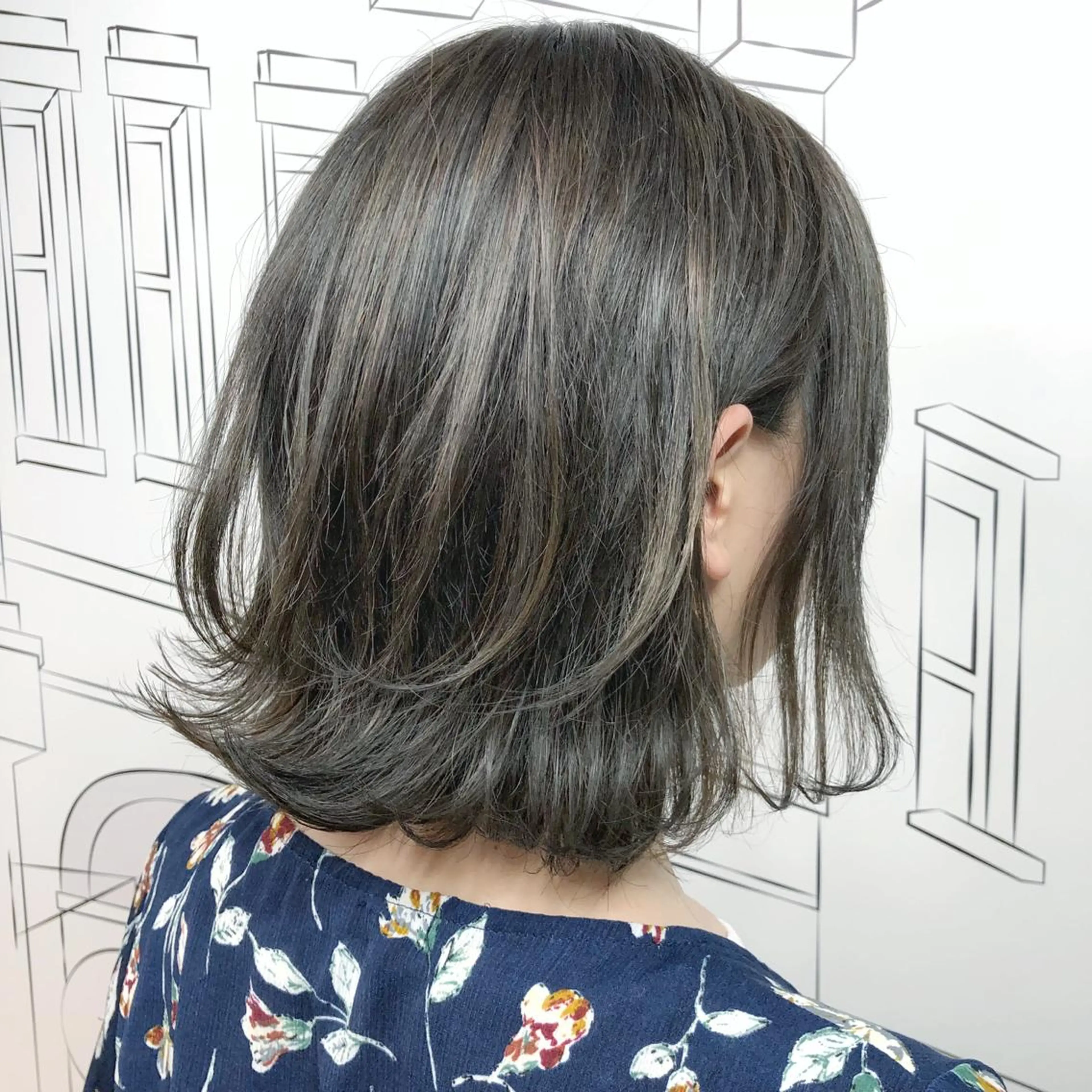 ミディアム 外ハネヘア レイヤー⭐️カラー ⭐️平川雅史のヘアスタイル