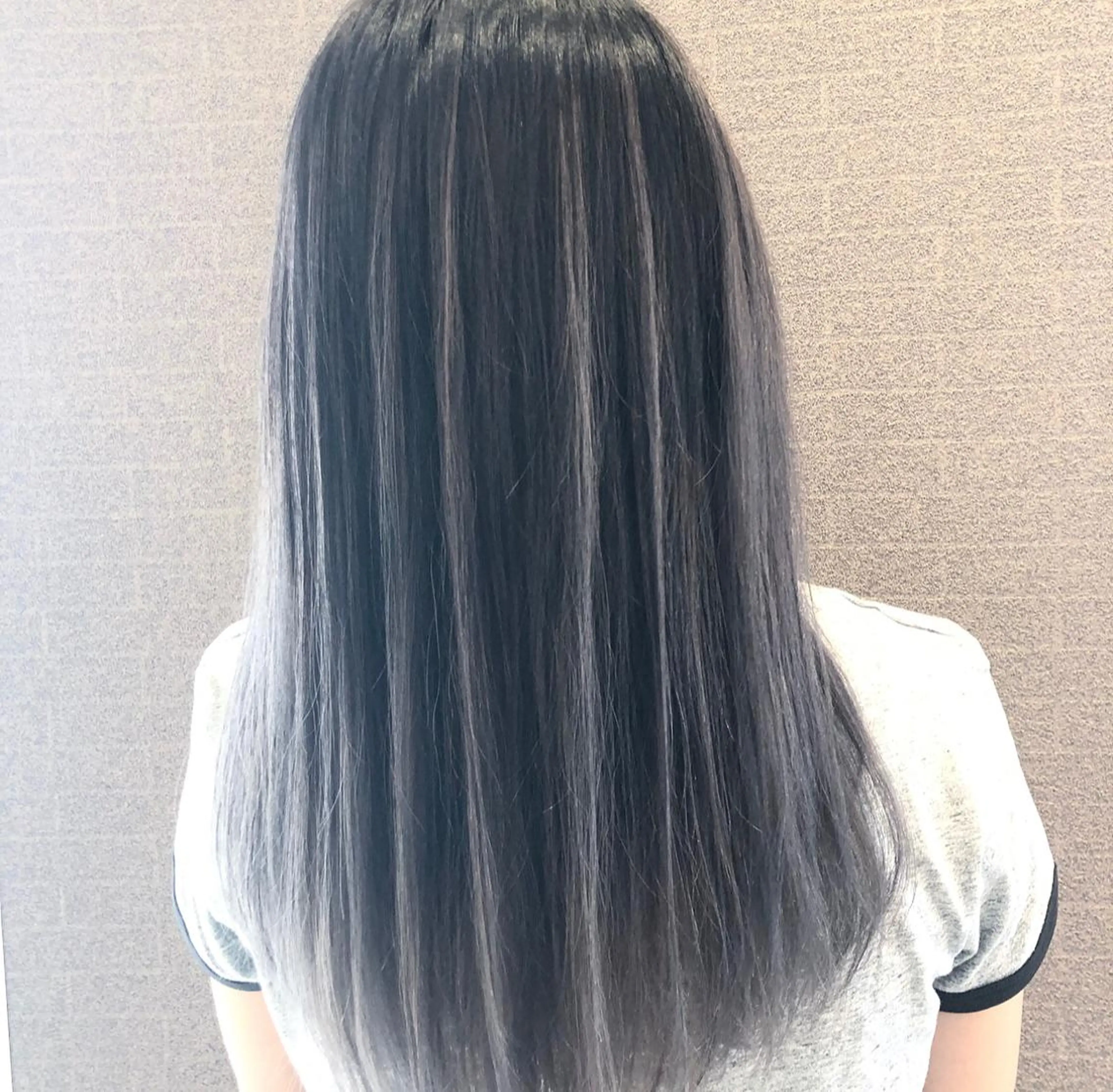 セミロング カラー ヘアアレンジ バレイヤージュ デザインカラー ハイライトカラー ハイライト レイヤーカット アンドウ ユウ/ レイヤーカット/韓国のヘアスタイル