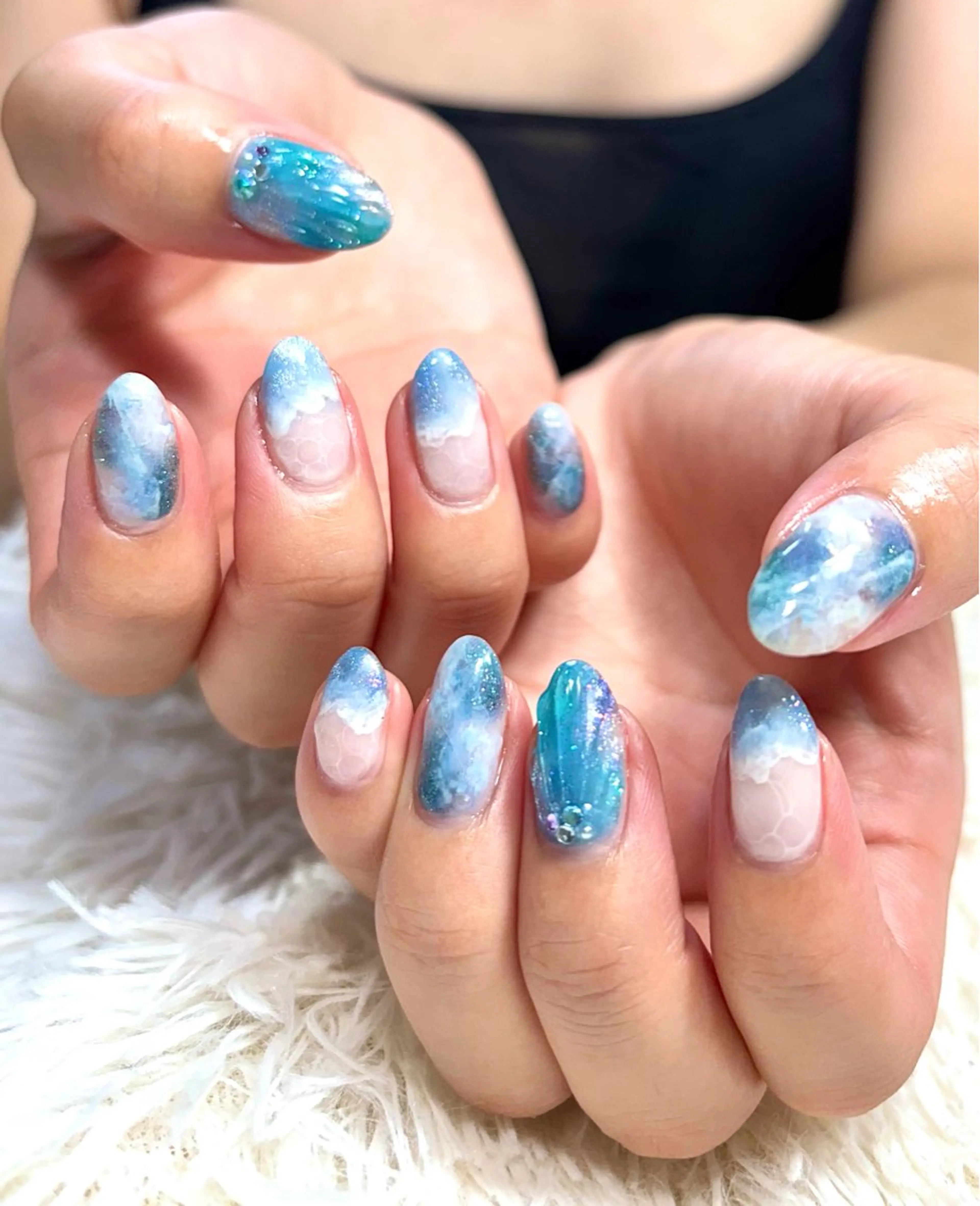 ネイル 大理石ネイル(マーブル) ニュアンスネイル 夏ネイル ハンドネイル LUANA n'sのネイルデザイン