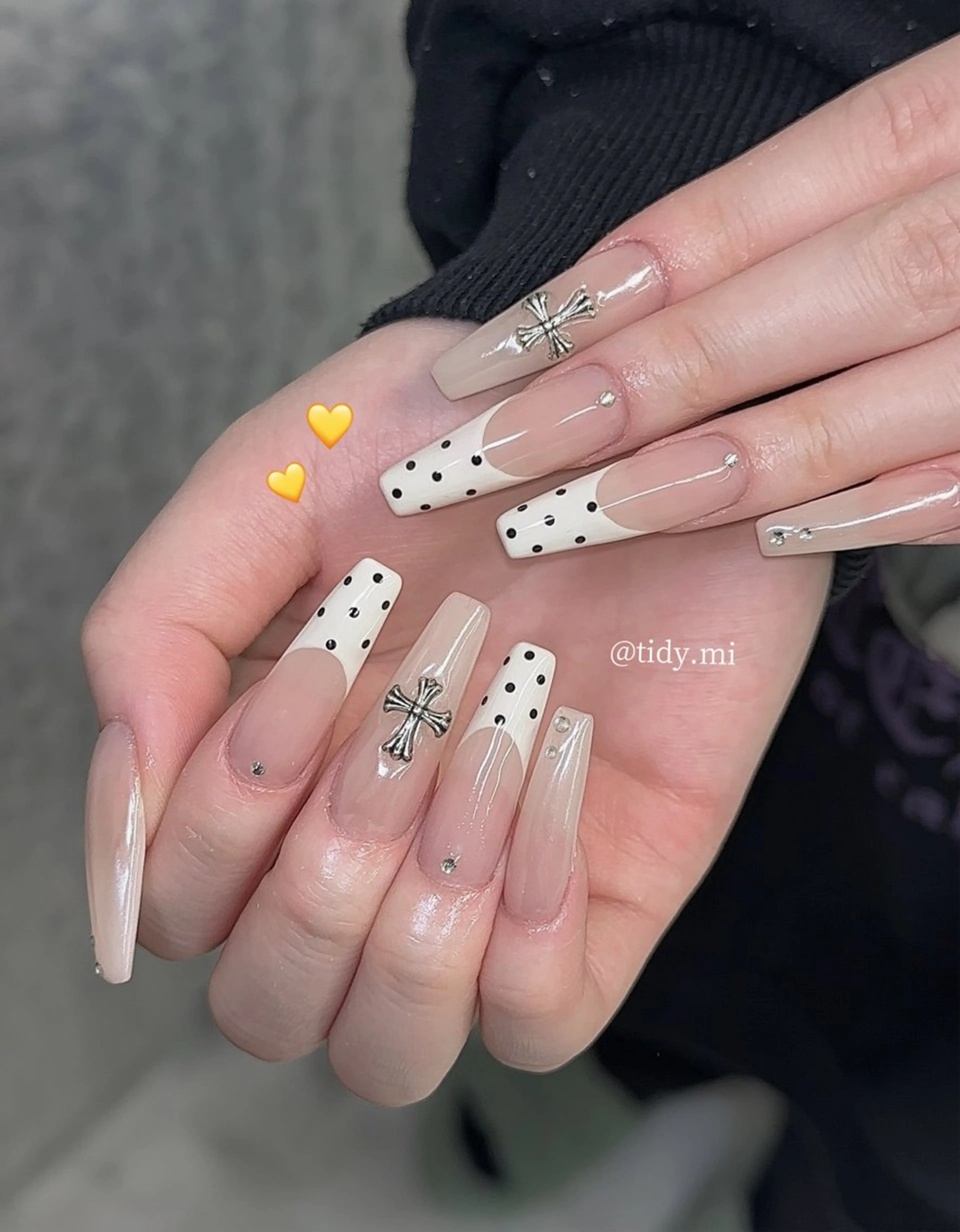 ネイル フットネイル ジェルネイル キラキラネイル 韓国ネイル マグネットネイル ハンドネイル TIDY .のネイルデザイン