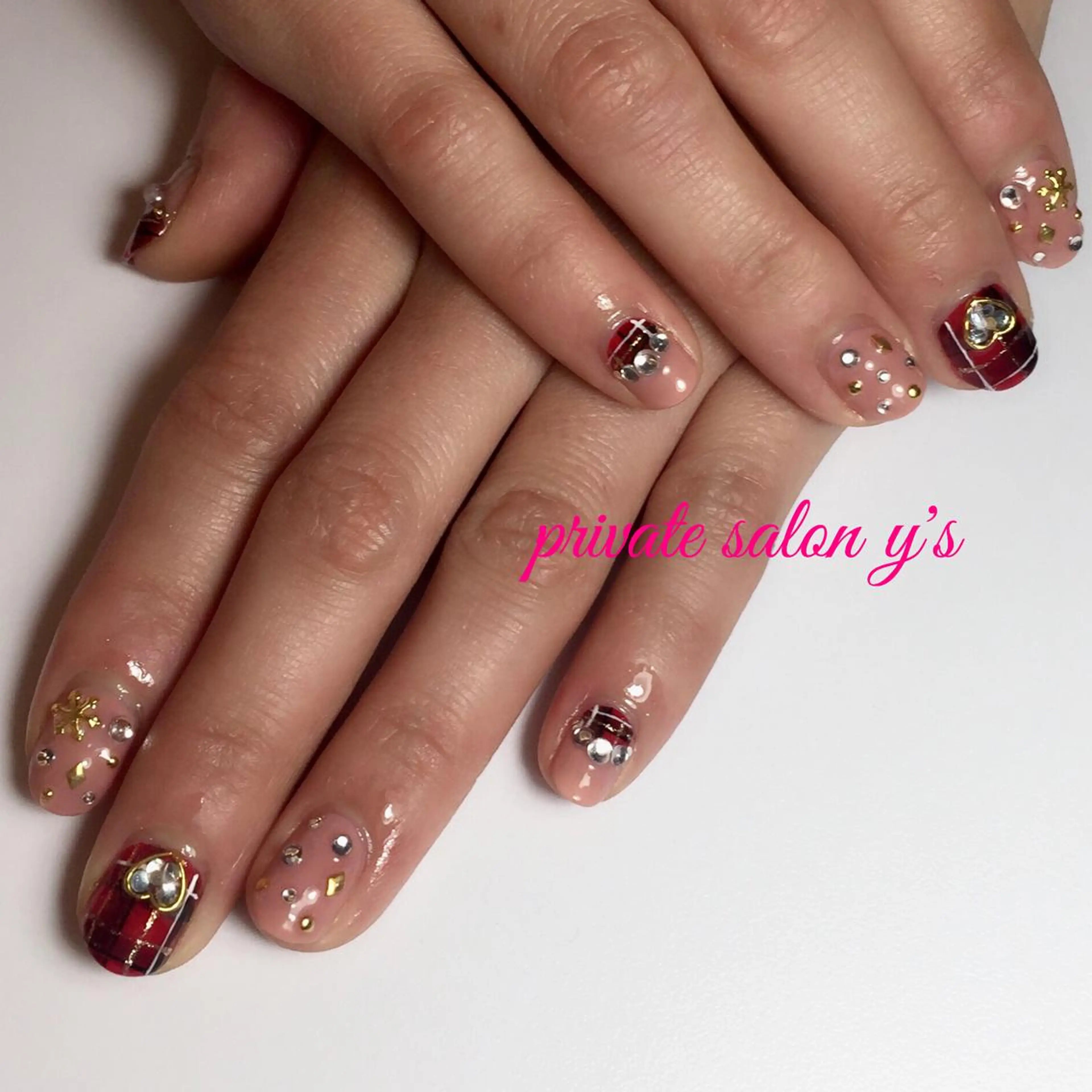 ネイル y' sのネイルデザイン