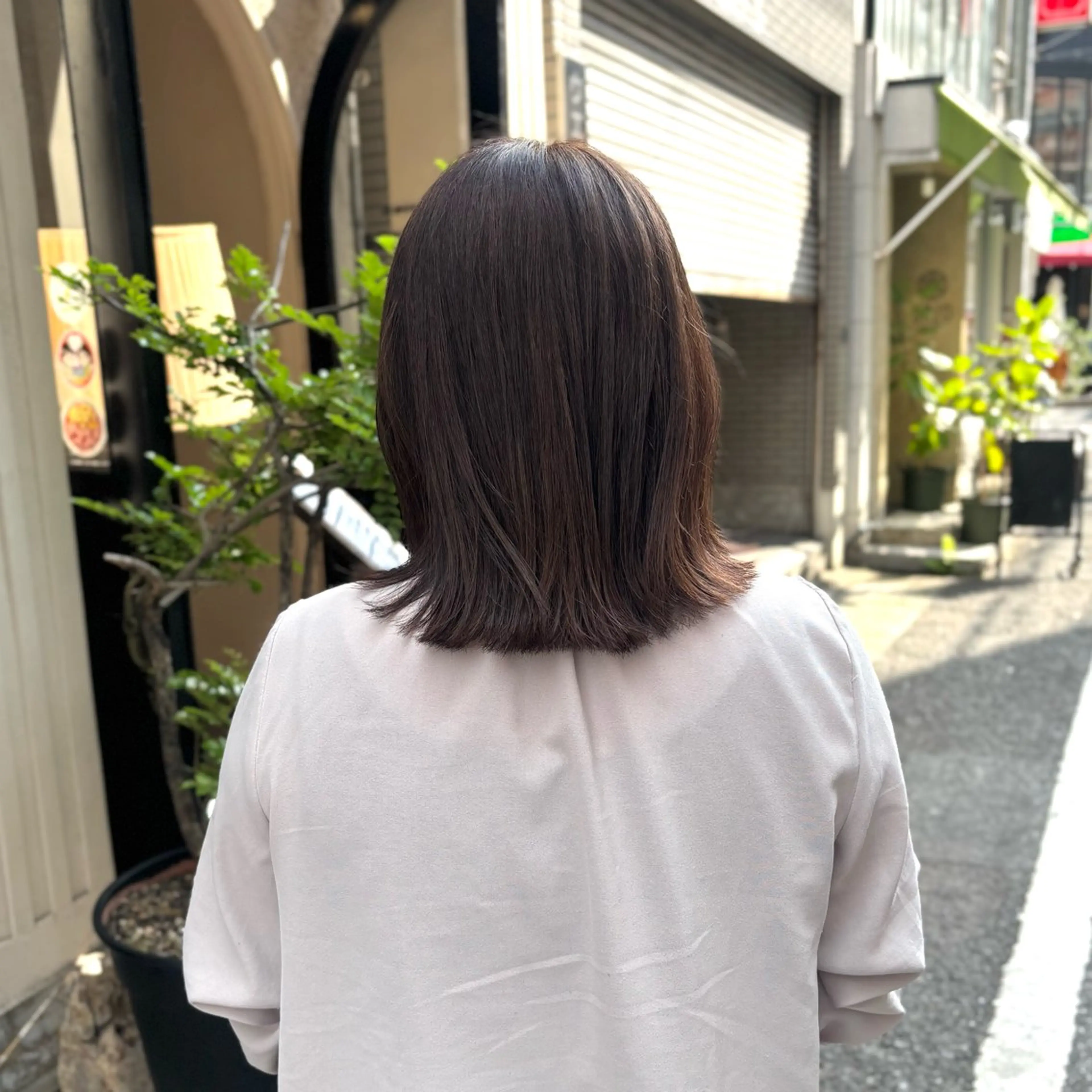 ミディアム カラー ベージュカラー ブリーチ 透明感カラー ブリーチなしカラー ボブ カット ヘアカラー トリートメント 芦刈 咲来のヘアスタイル