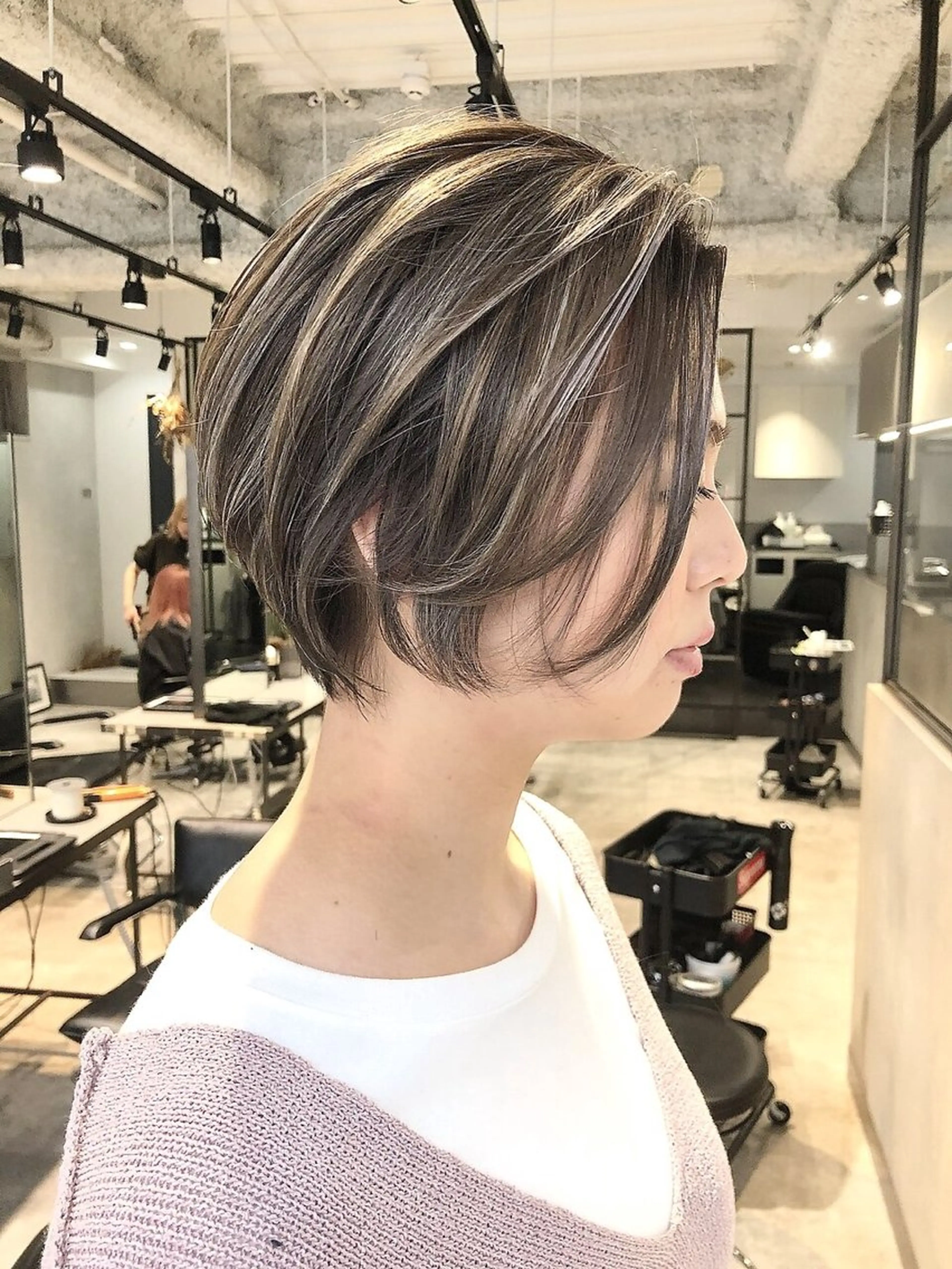 カラー MEGU💓艶髪 レイヤー💓韓国風のヘアスタイル