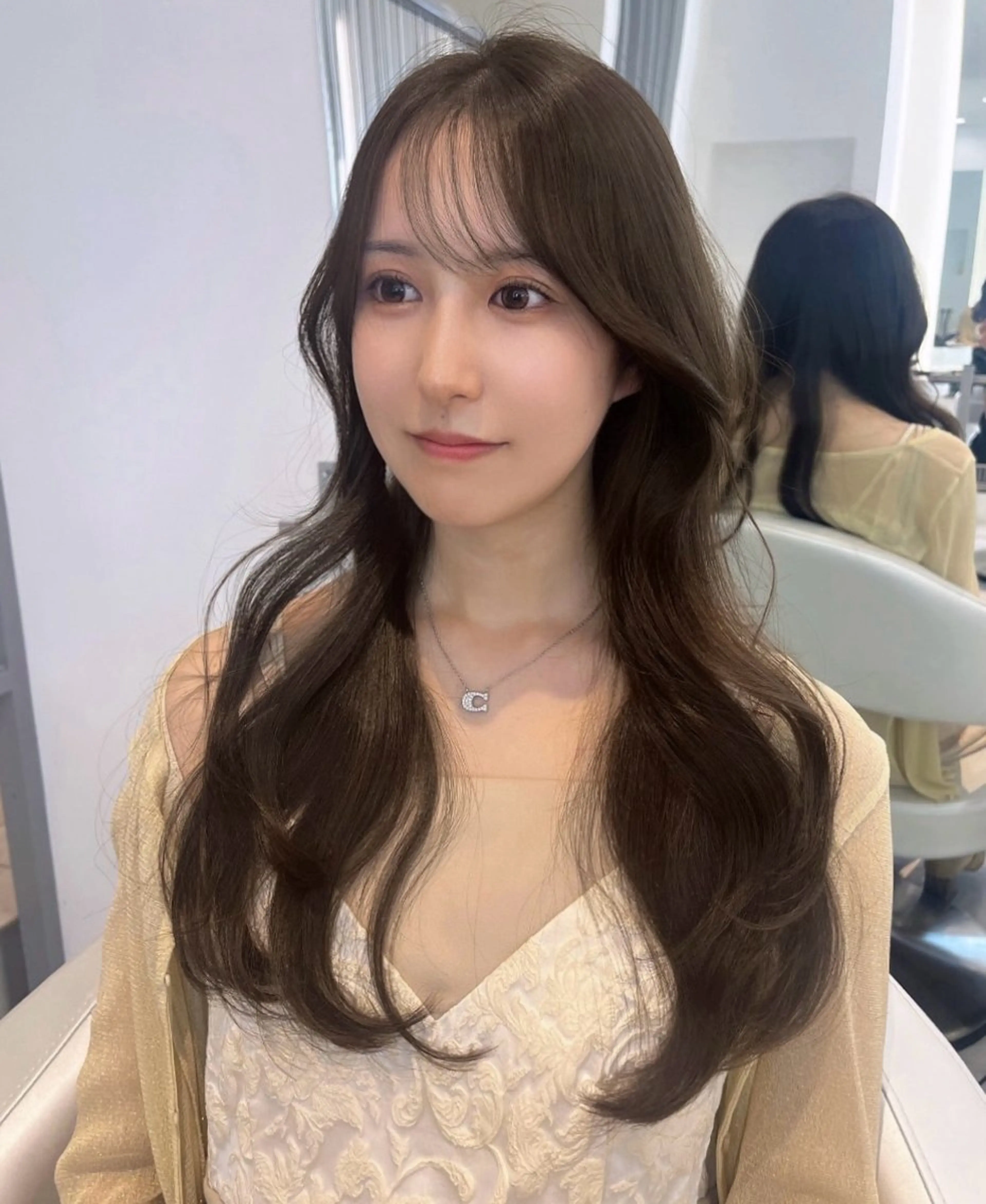 ロング カラー ベージュカラー ブリーチ 透明感カラー ダブルカラー ヘーゼル カット ヘアカラー トリートメント 石川 裕将のヘアスタイル