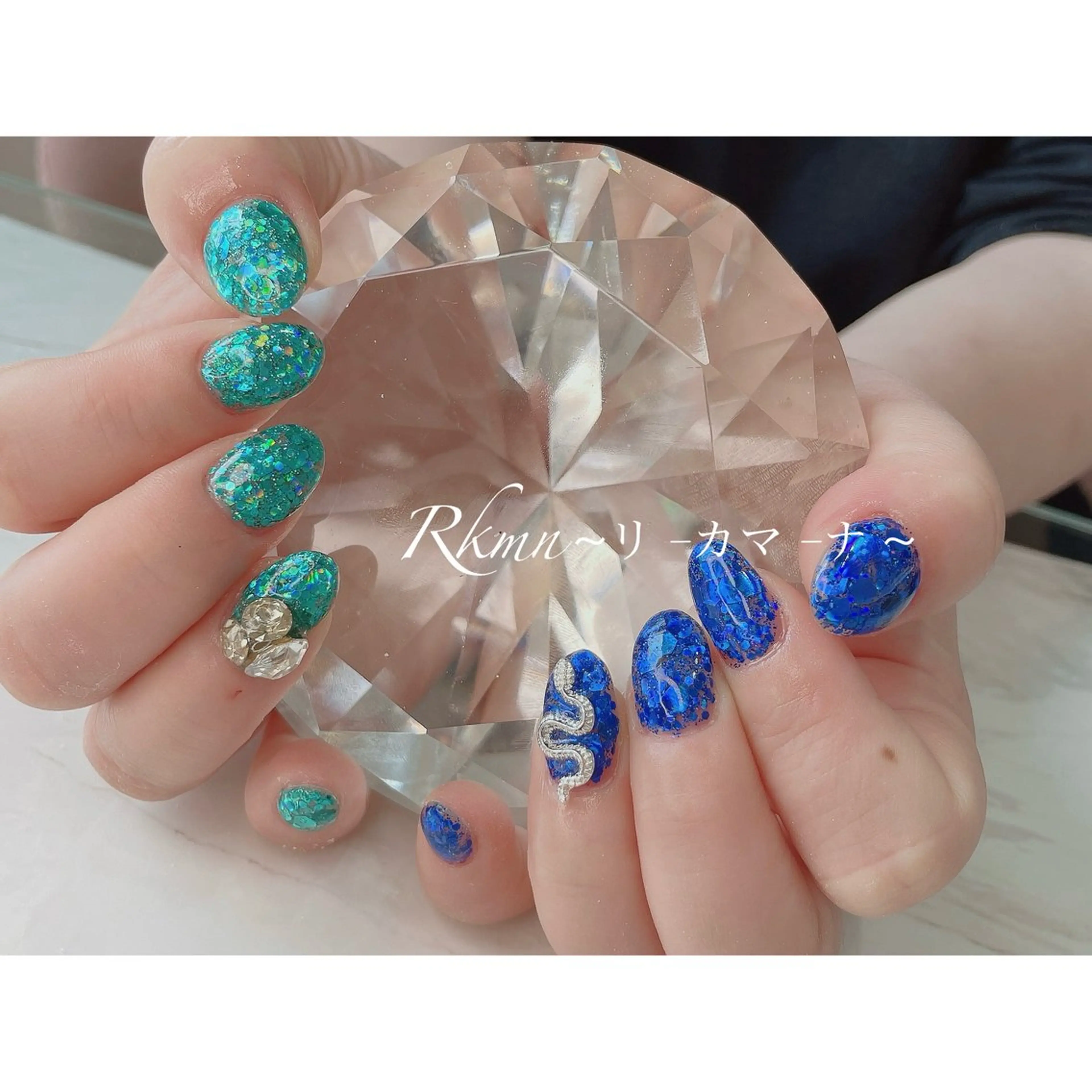 ネイル アートネイル ブルー グリーン キラキラネイル ラメ(グリッター) ハンドネイル フットネイル ハンドケア Rkmn ~リ-カマ-ナ~のネイルデザイン