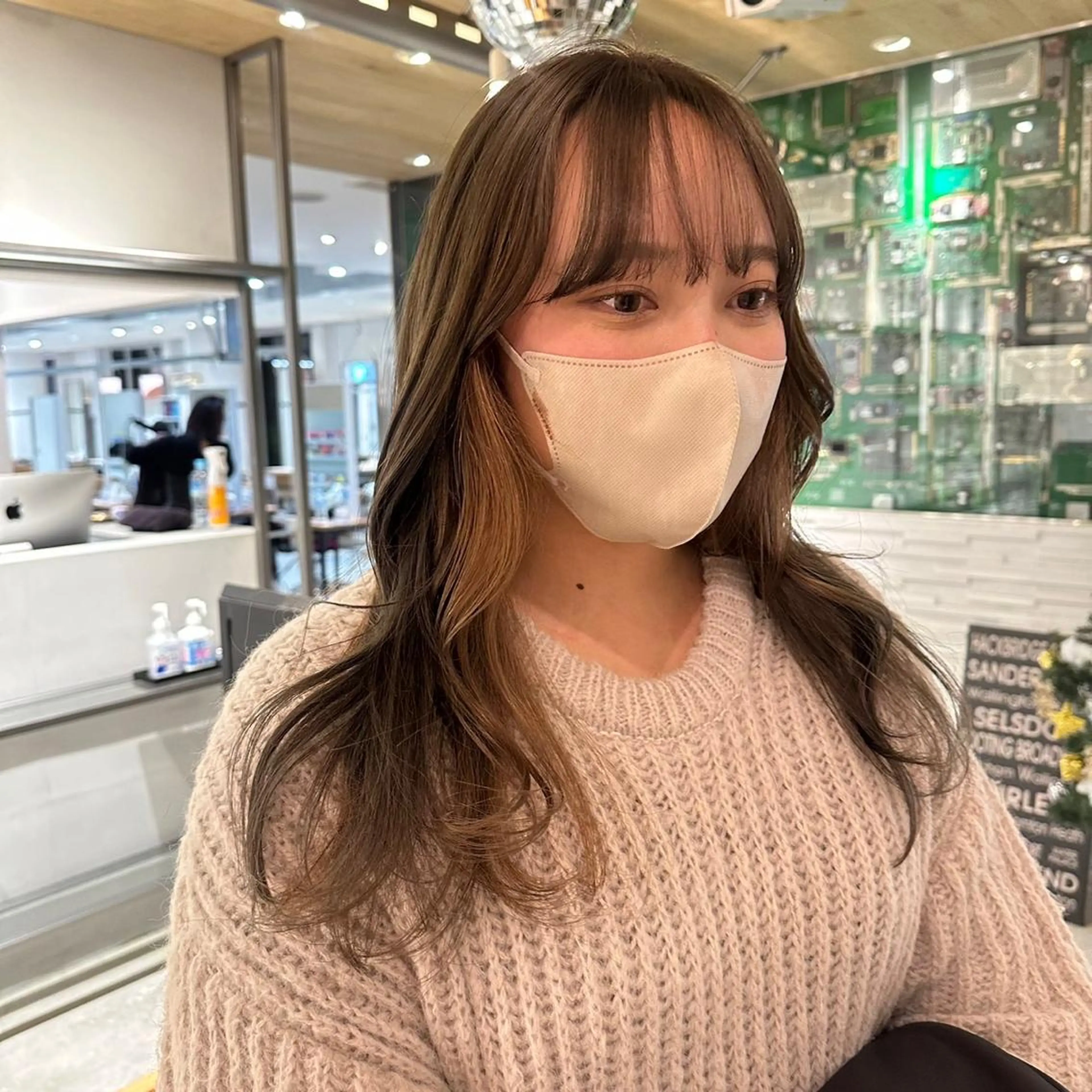 ロング カラー ベージュカラー グレージュ オリーブグレージュ オリーブグレー ヘアカラー トリートメント nameless miichiのヘアスタイル