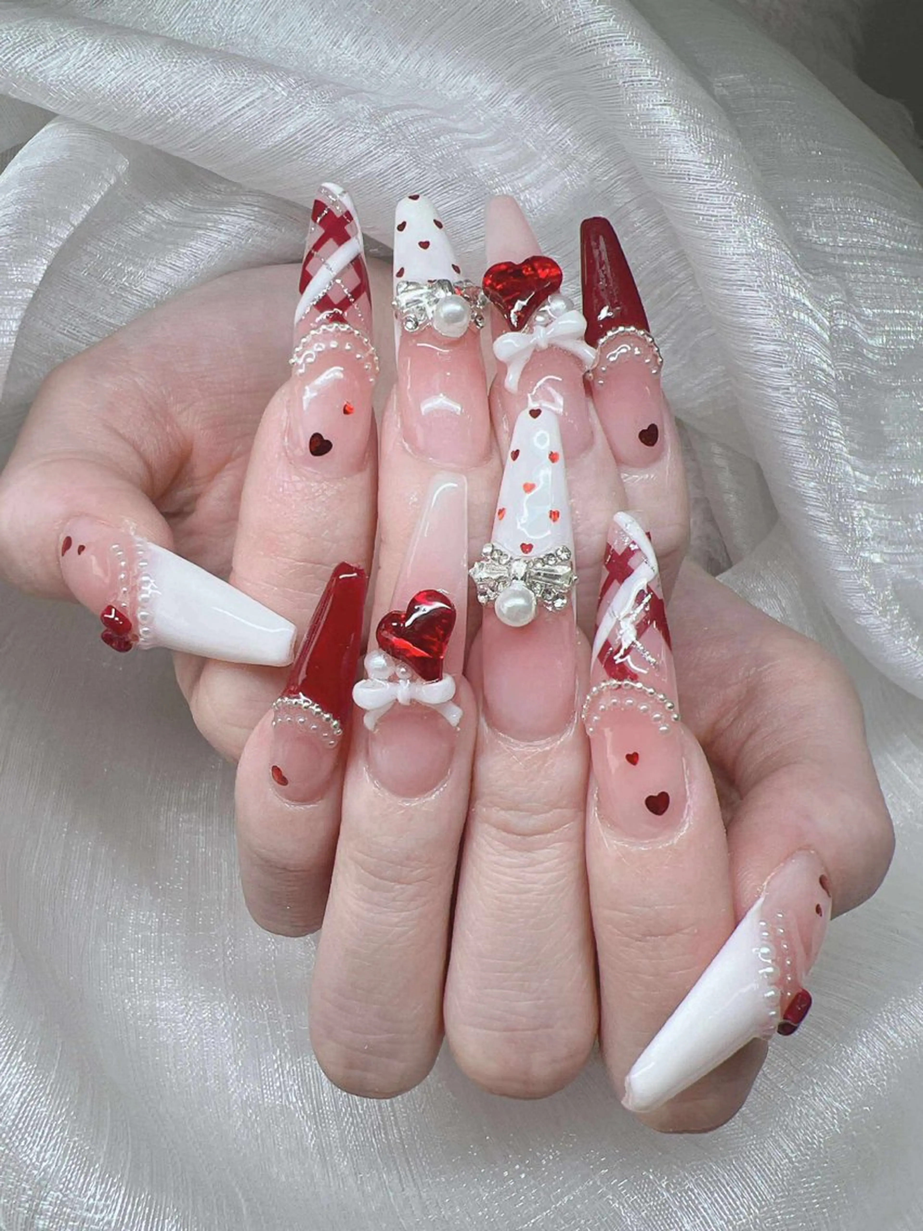 ネイル 長さ出し グラデーション 卒業式 キラキラネイル マグネットネイル ハンドネイル Lee Nailsのネイルデザイン