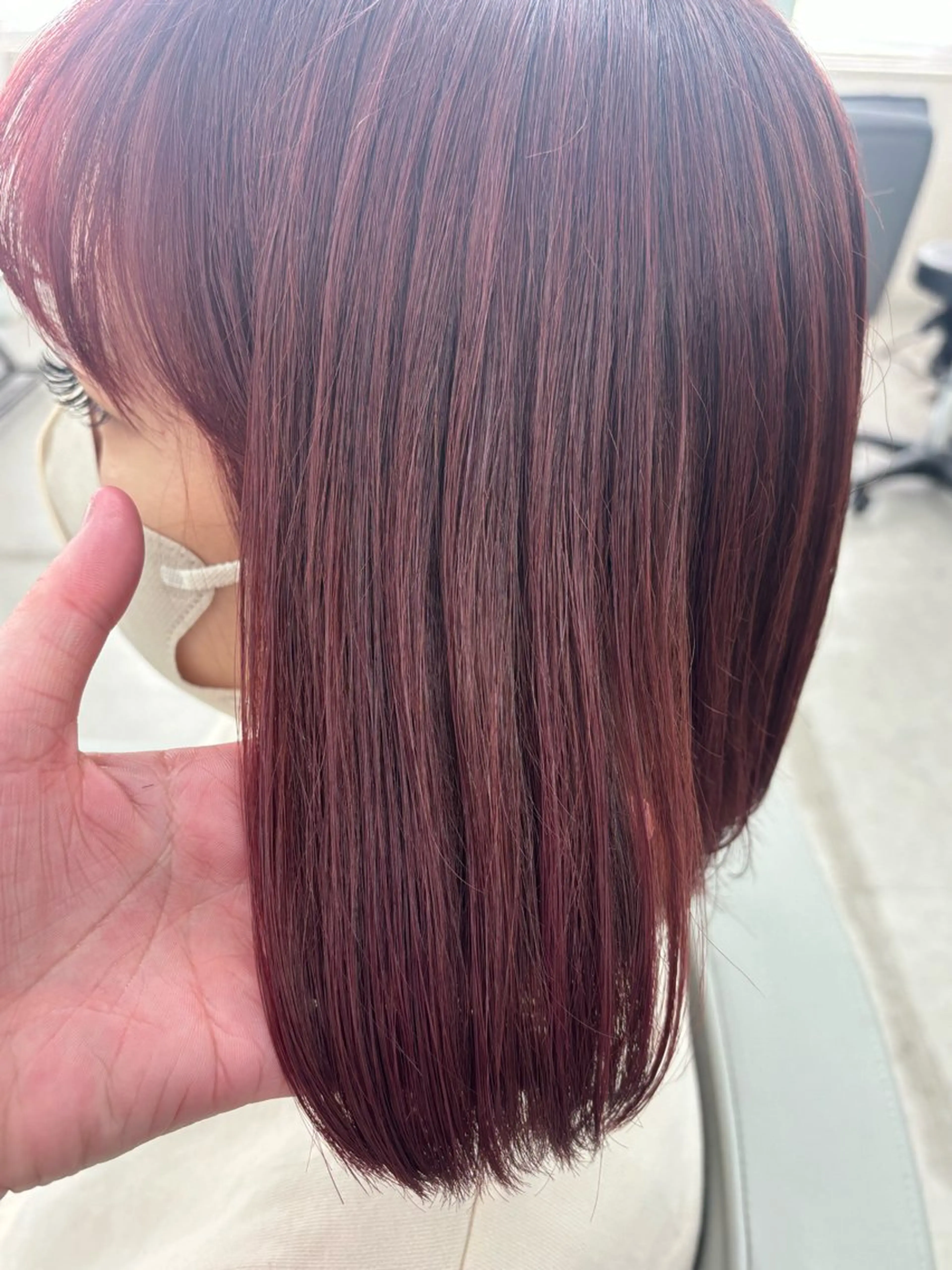 ミディアム 腰越 麻奈のヘアスタイル