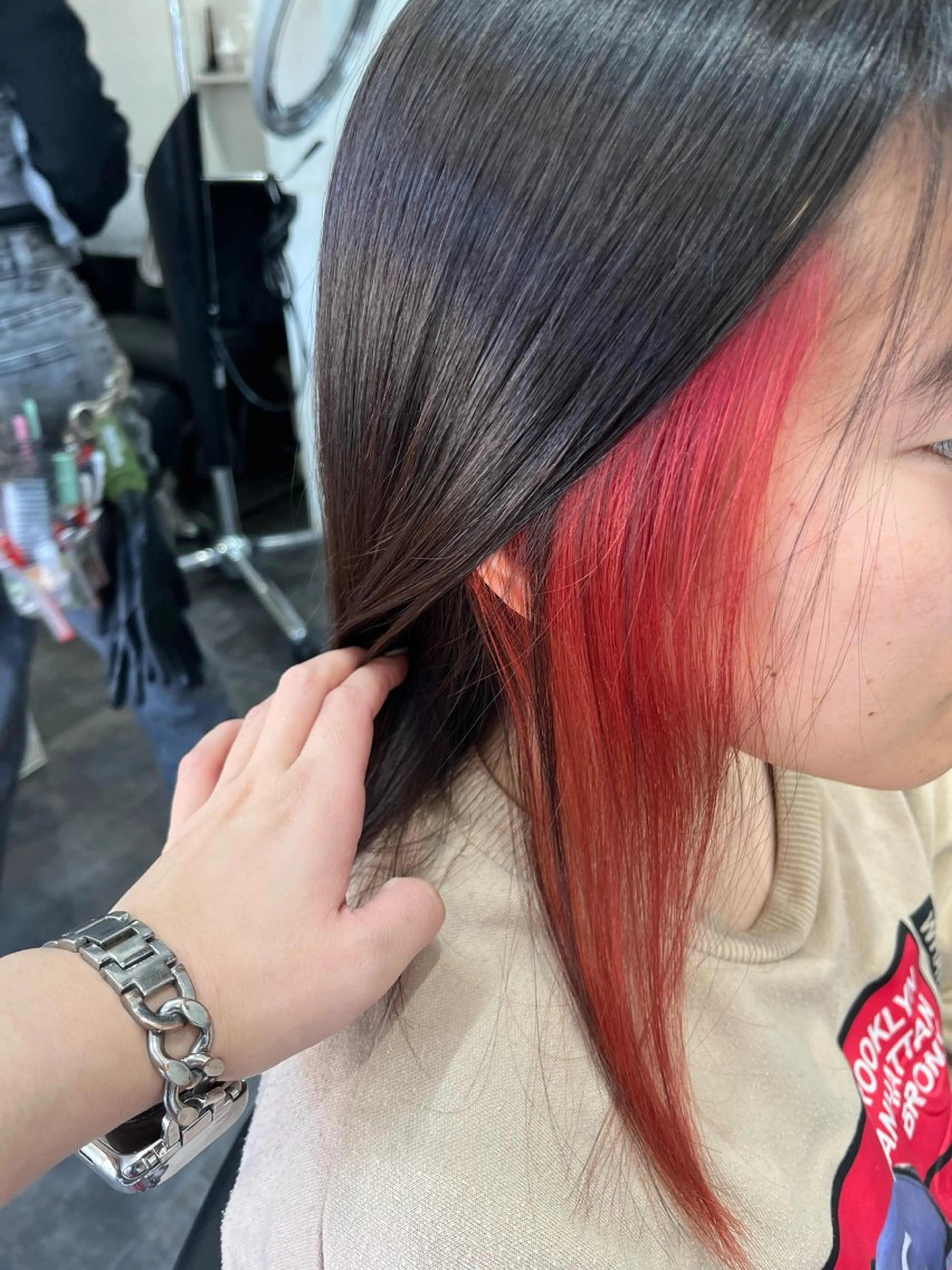 セミロング カラー ブリーチ レッドカラー FERIA あべの yumeho🍭のヘアスタイル