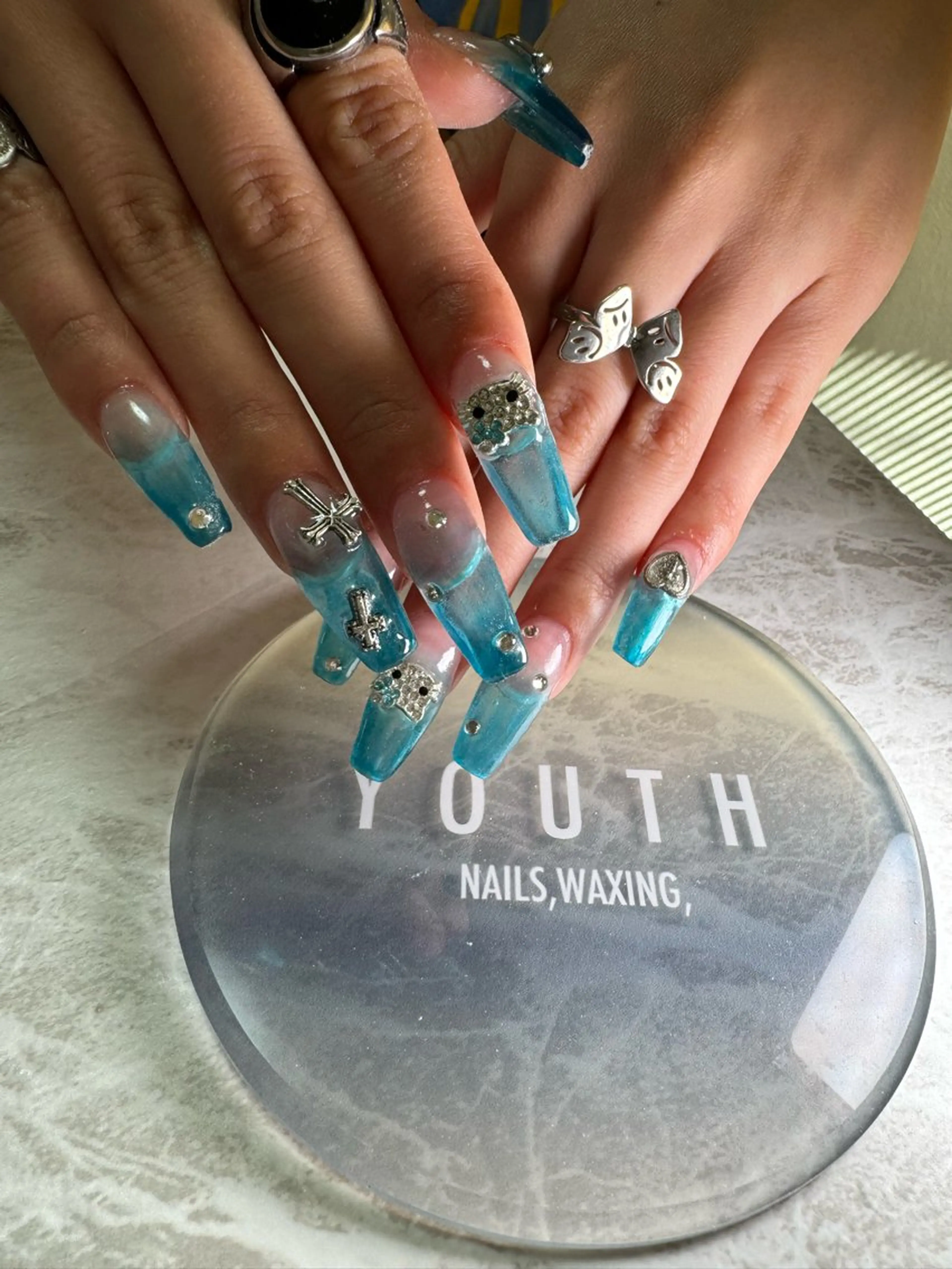 ネイル ハンドネイル YOUTH nails waxing所属・YOUTH natsumiのネイルデザイン