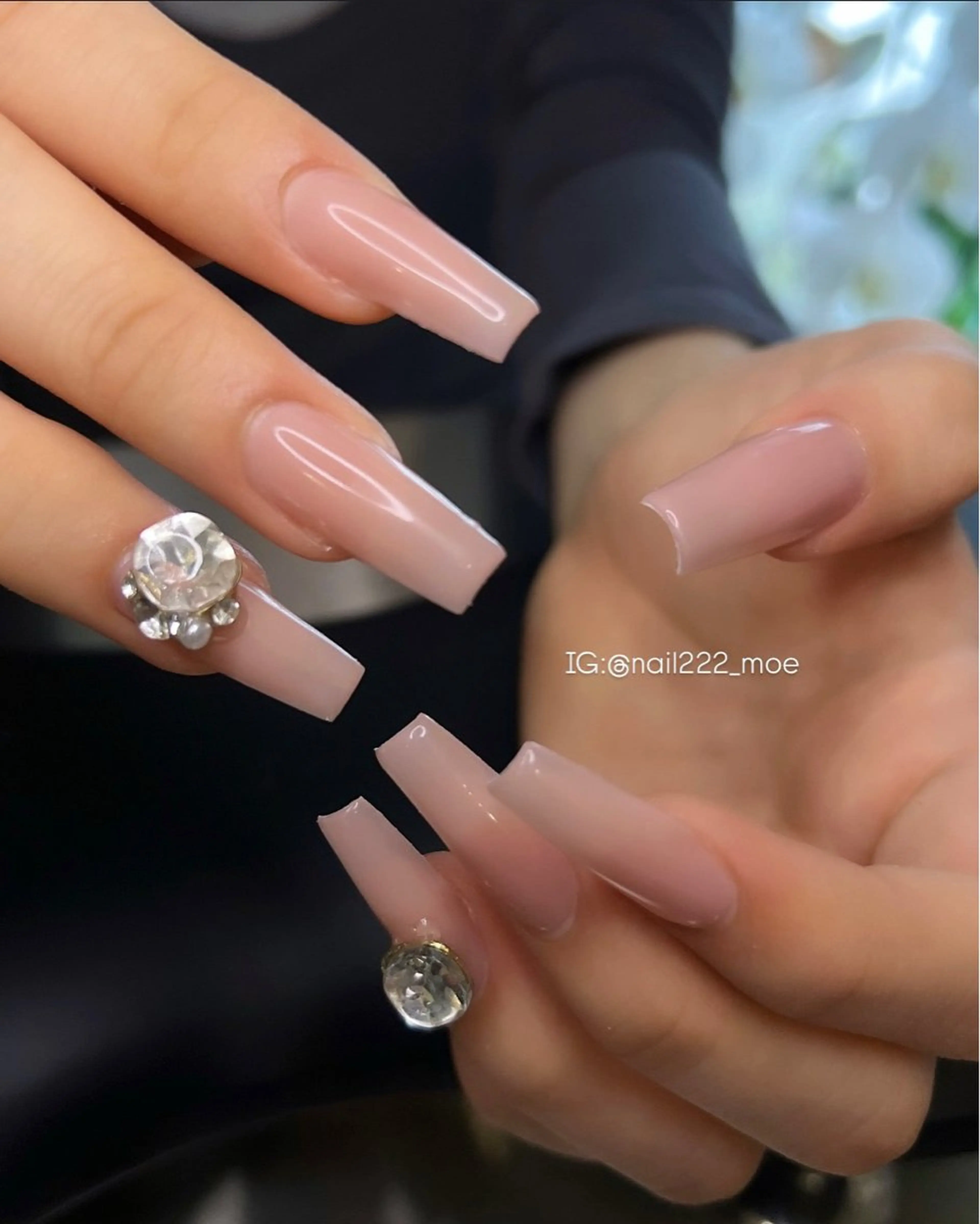 ネイル ワンカラーネイル ワンホンネイル ハンドネイル ⟡.*222⋰˚☆ MöEのネイルデザイン