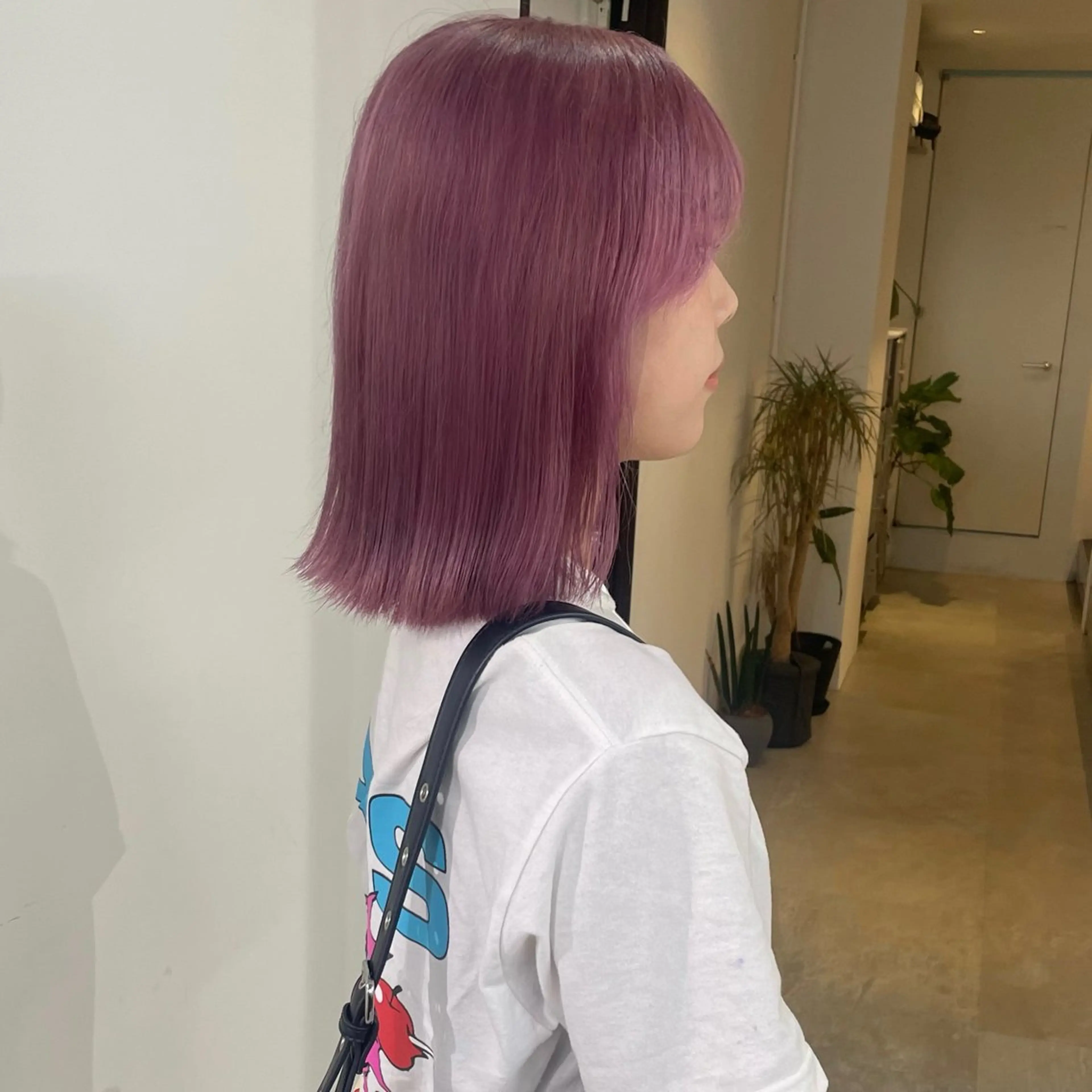 ショート カラー ブリーチ 透明感カラー 顔まわりレイヤー 顔周りカット レイヤーカット nonoka オリーブ/グレージュのヘアスタイル
