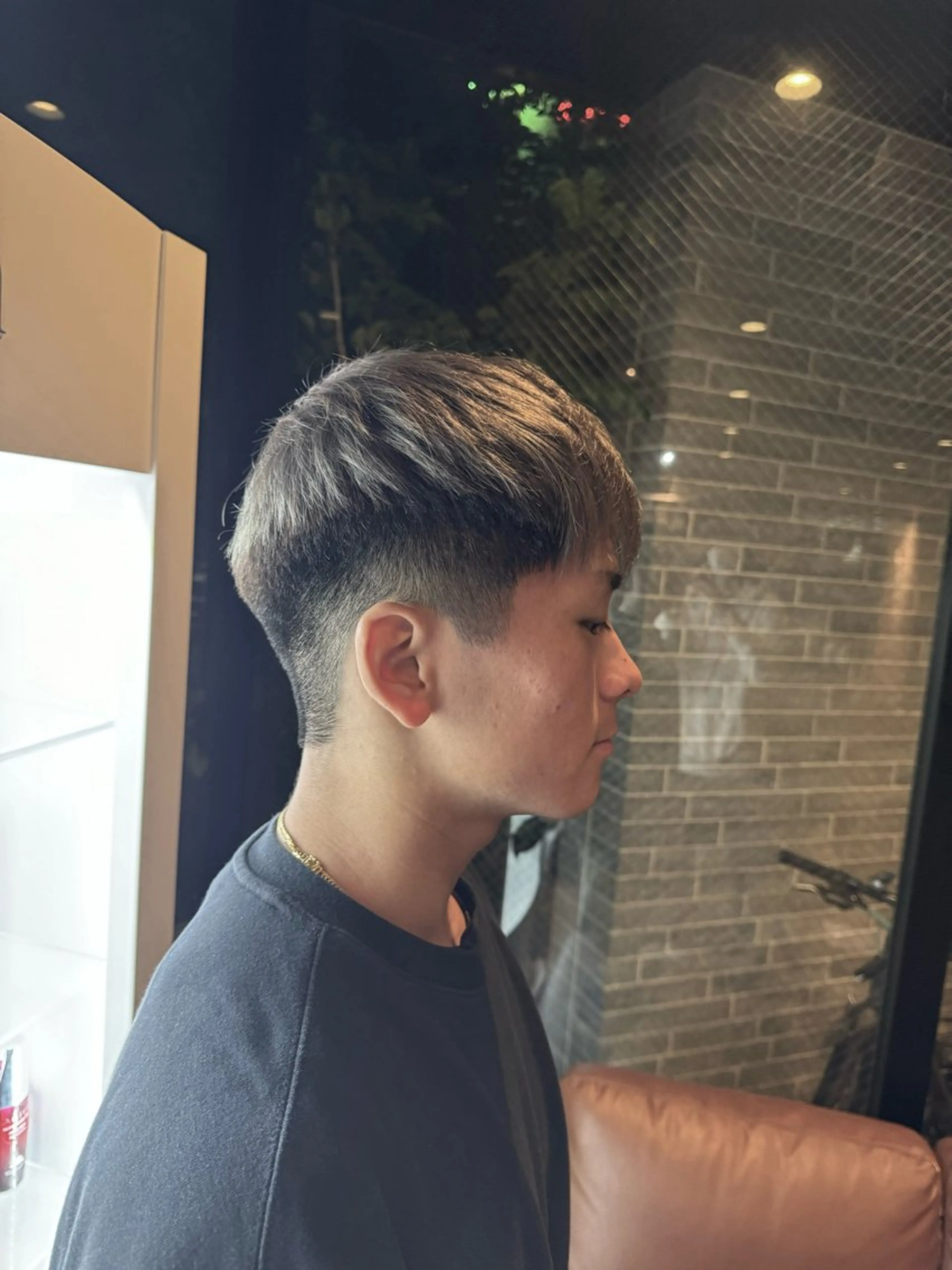 カラー メンズ シルバー hairsalon  a-to所属・多賀 凌空のヘアスタイル