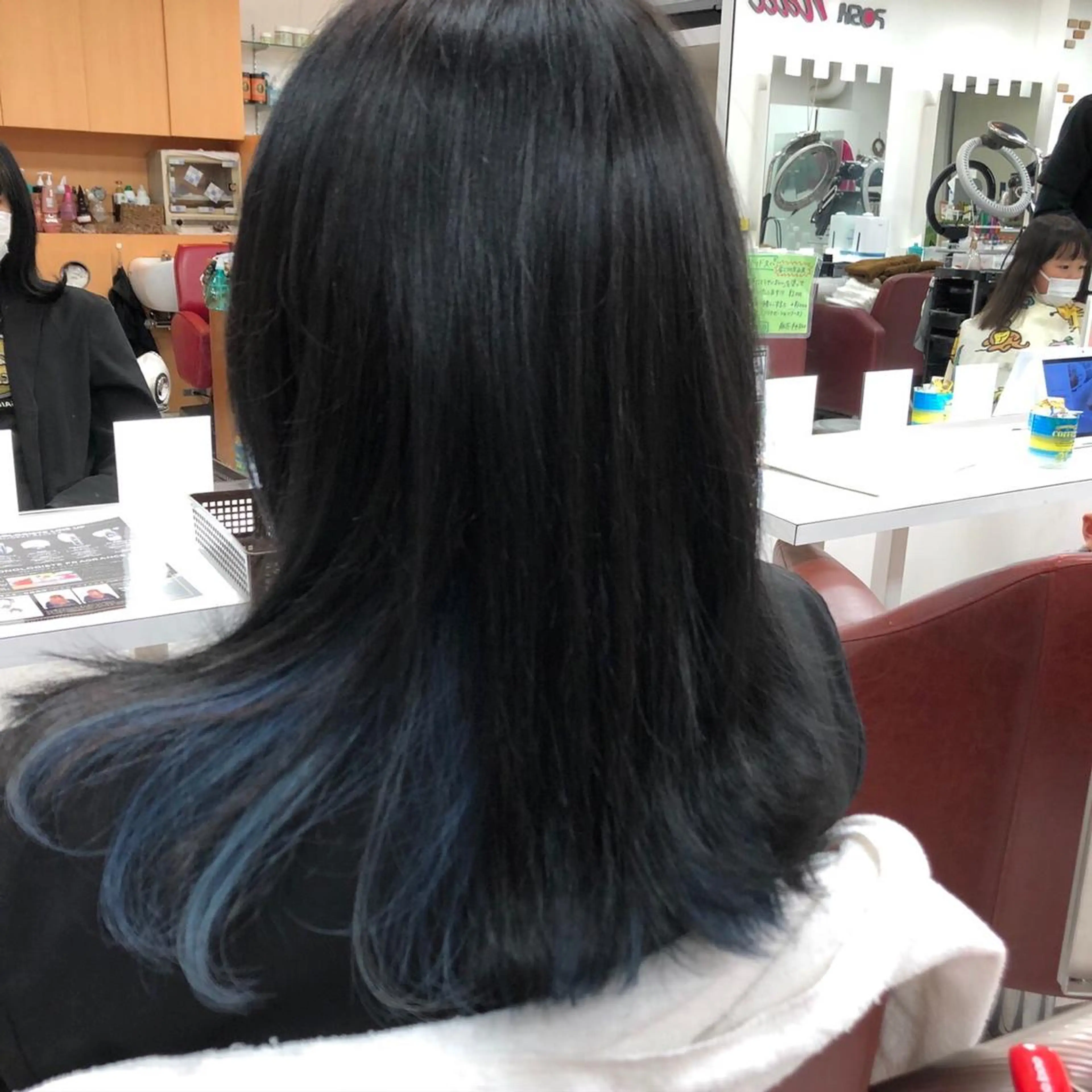 セミロング カラー ヘアカラー soin by poshのヘアスタイル