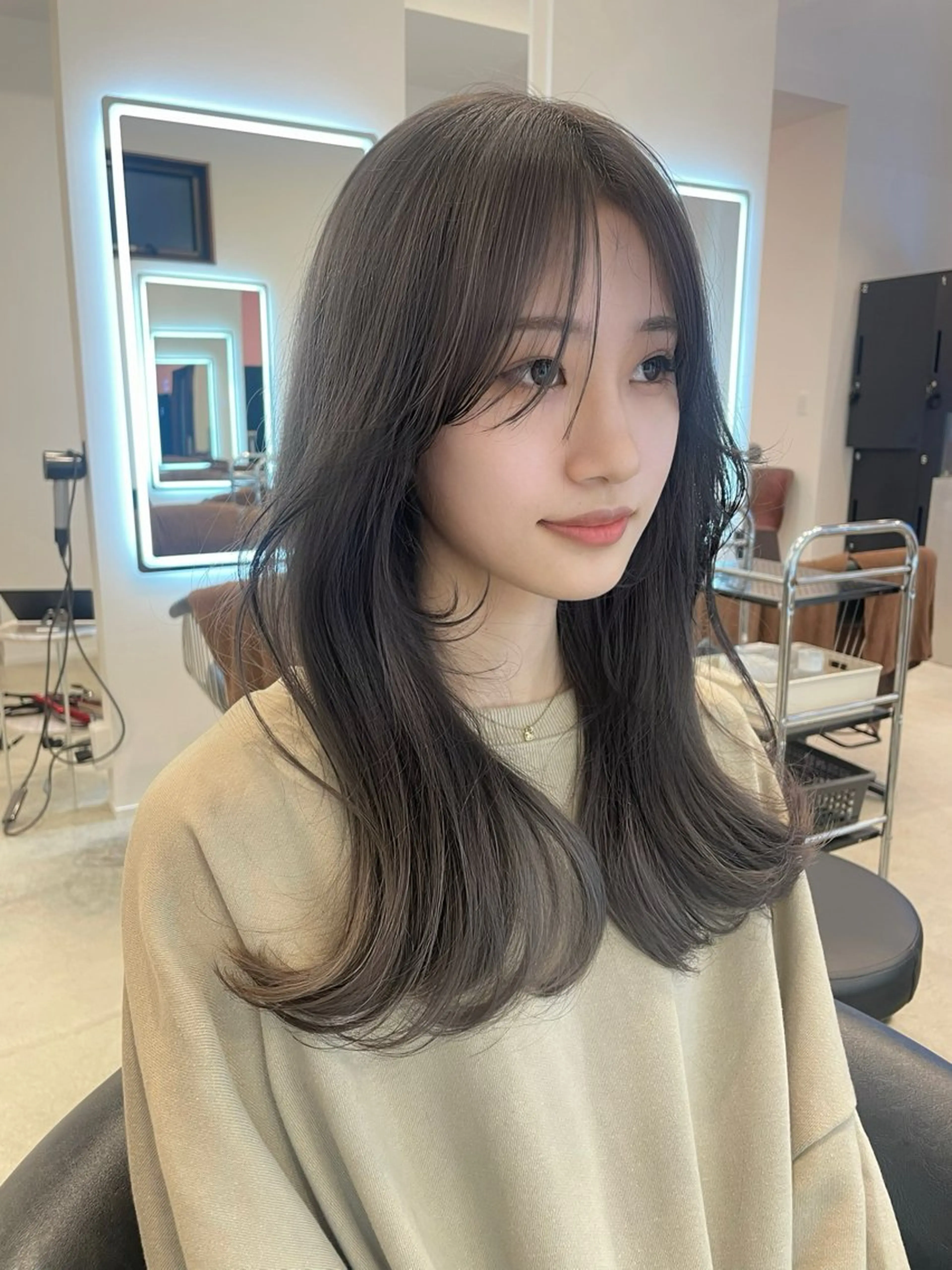 セミロング カラー グレージュ ヘアカラー 透明カラー/レイヤー misaki °＊のヘアスタイル