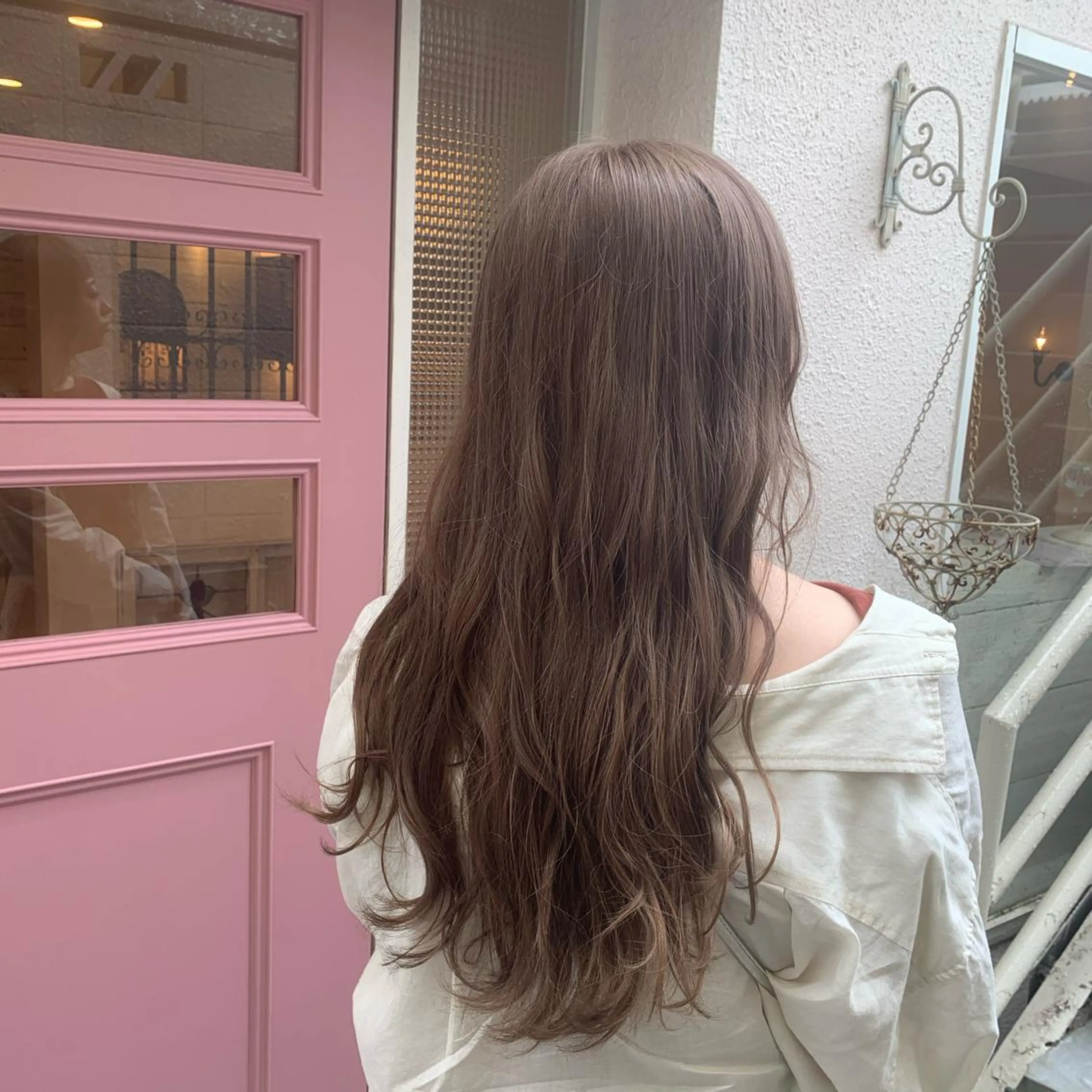 ロング カラー ベージュカラー ブリーチ ヘアカラー regalo Acari🍎のヘアスタイル