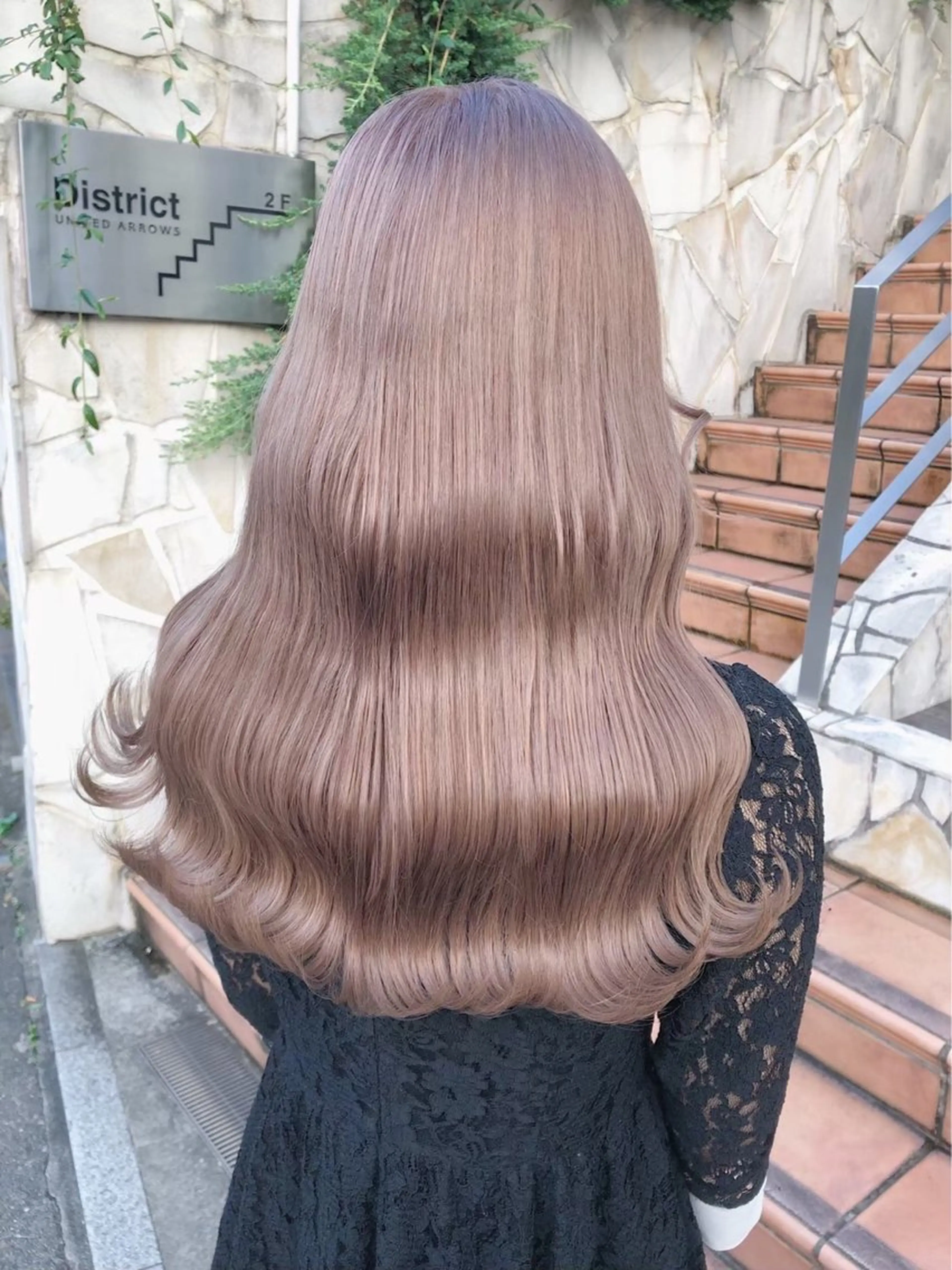 セミロング カラー ヘアアレンジ ベージュカラー ブリーチ ブロンド ダブルカラー ハイトーンカラー ヘアカラー トリートメント 🌟🍒ハイトーン 韓国ヘア/ユウミのヘアスタイル