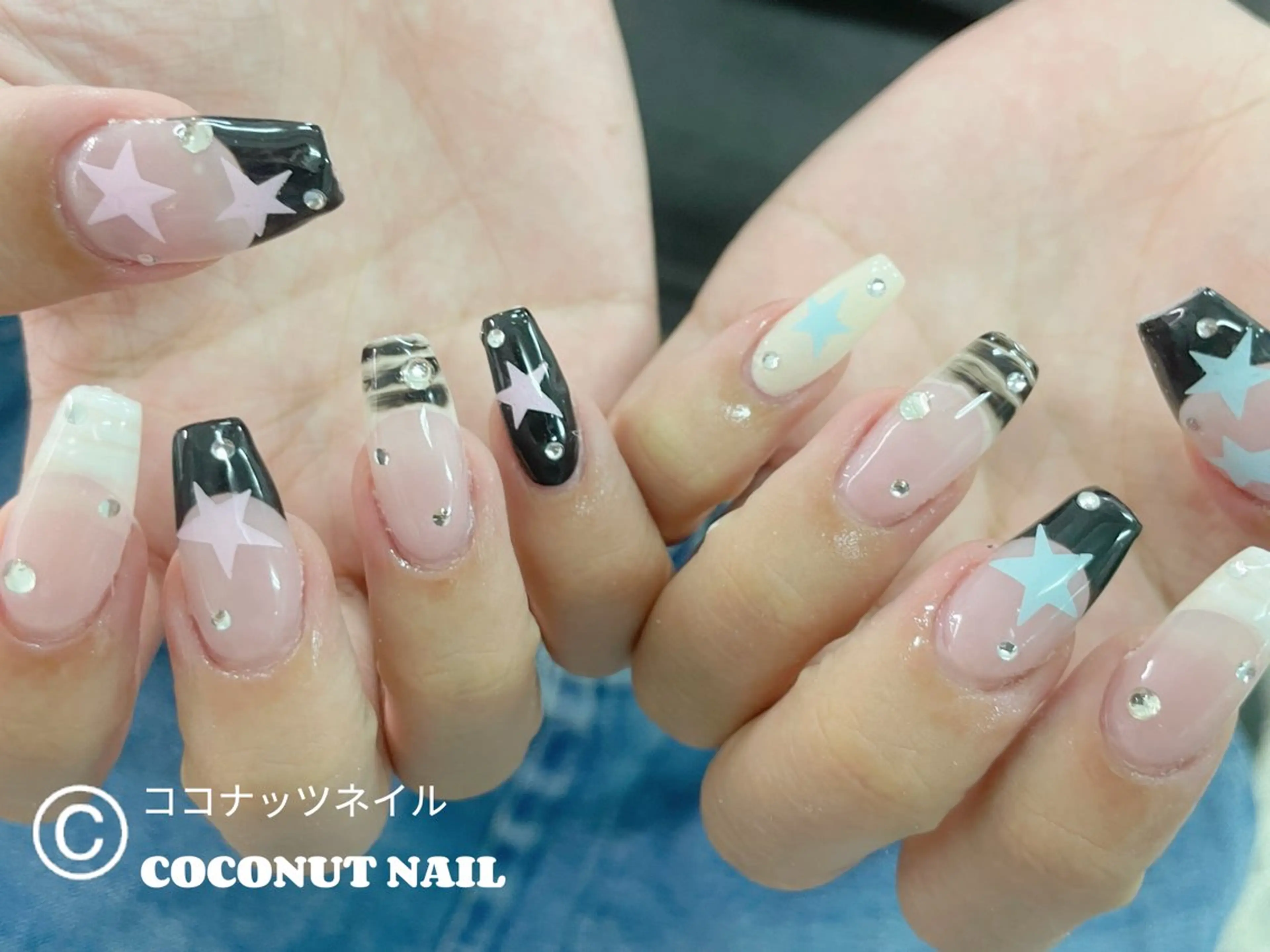 ヘアアレンジ ハンドネイル 神田 ココナッツのネイルデザイン