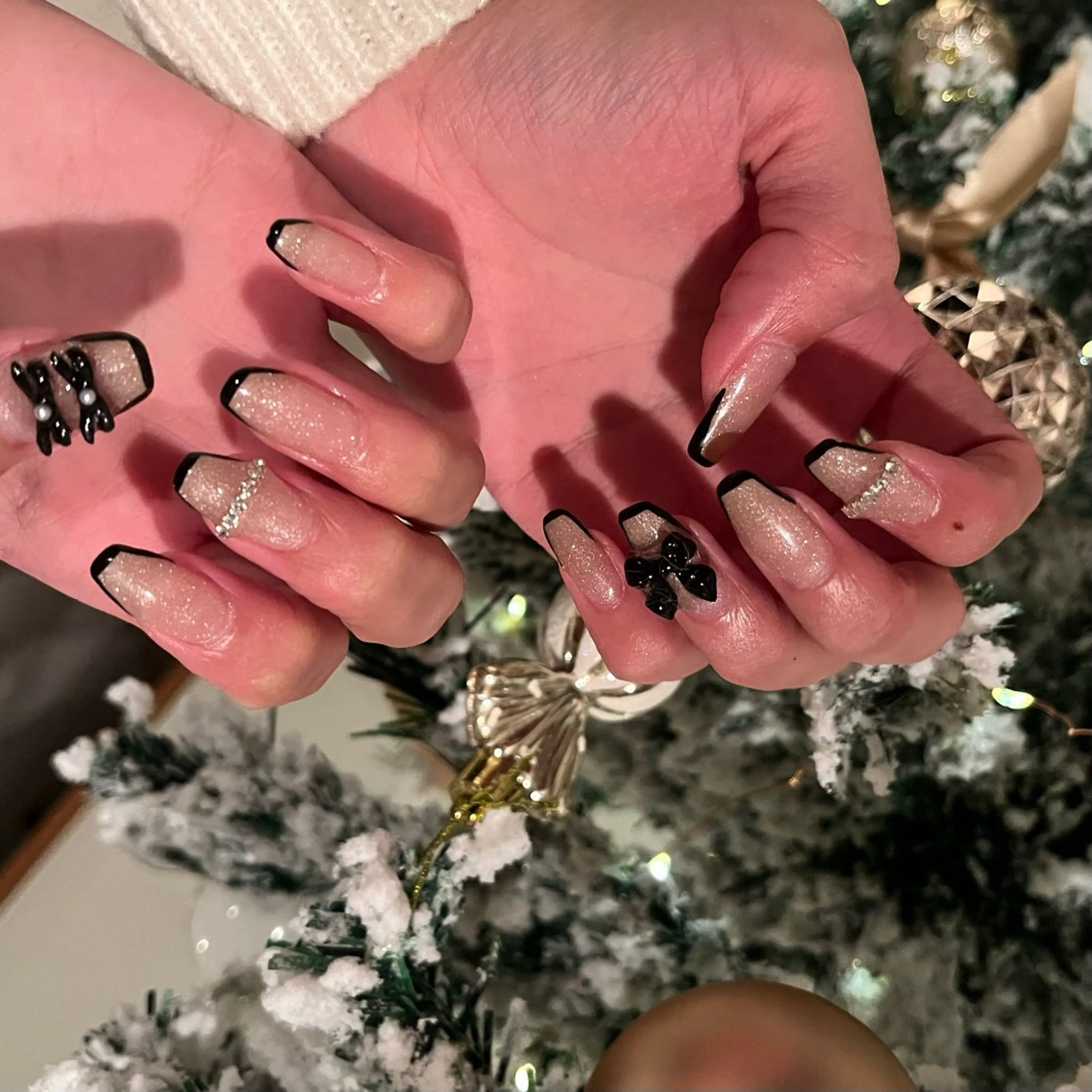 ネイル キラキラネイル リボン ハンドネイル DariL Ayaのネイルデザイン