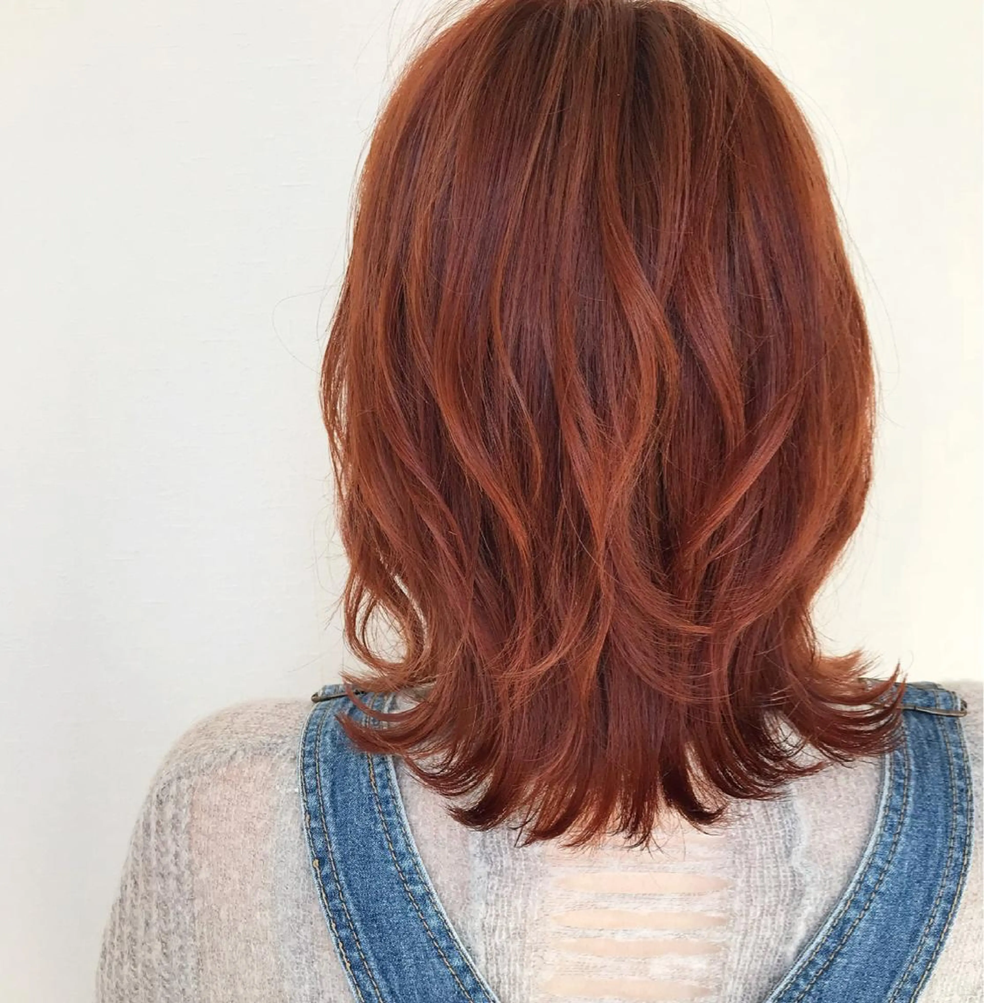 ミディアム 外ハネヘア カット ヘアカラー times salon所属・ショートと髪質改善 達人⭐️村上将梧のヘアスタイル