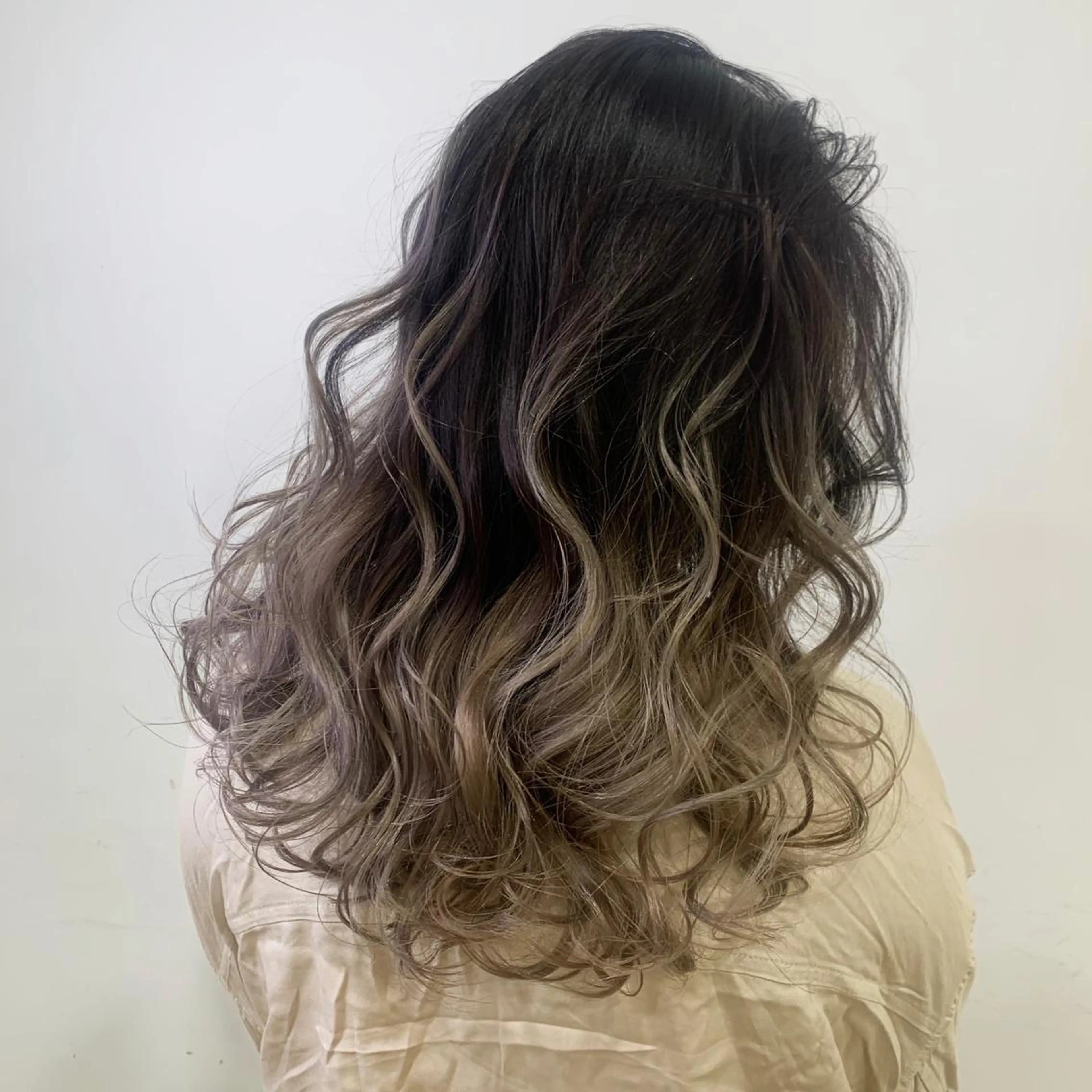 セミロング レイヤーカット 韓国ハイトーン🦋 hikariのヘアスタイル