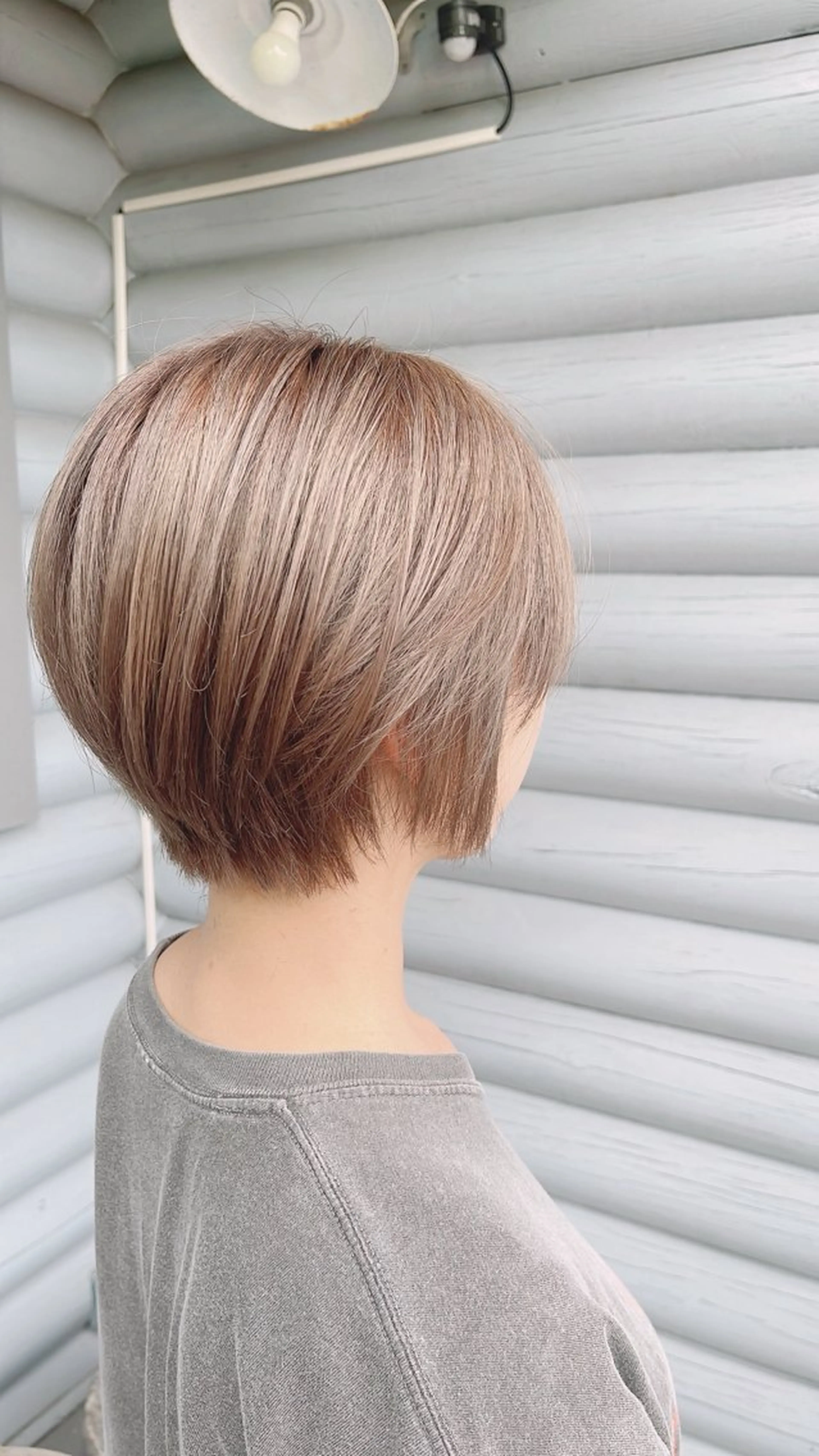 ショート ショートヘア 🐾及部 艶髪|艶 カラーショート|ボブのヘアスタイル