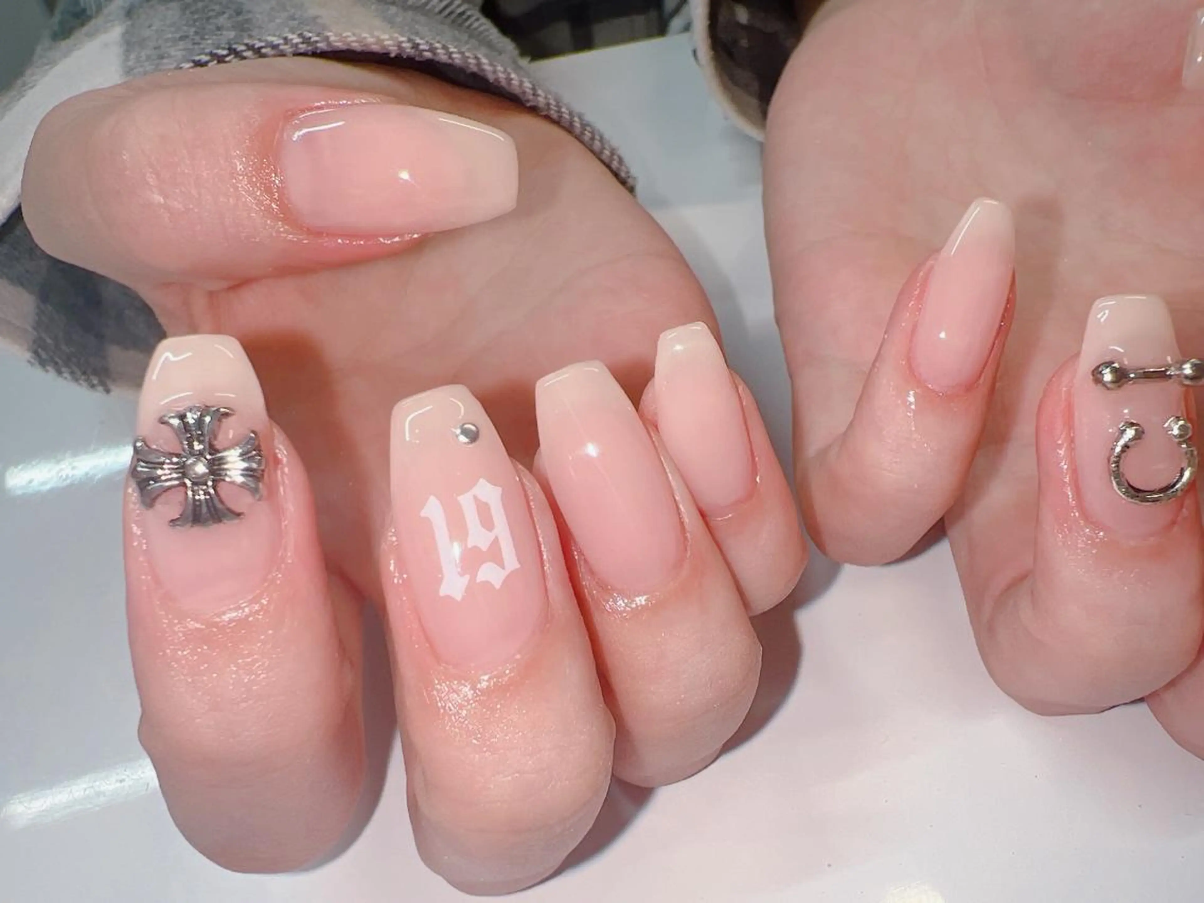 ネイル ハンドネイル Nail Salon L'arc所属・💊大阪/心斎橋 moni🧠のネイルデザイン