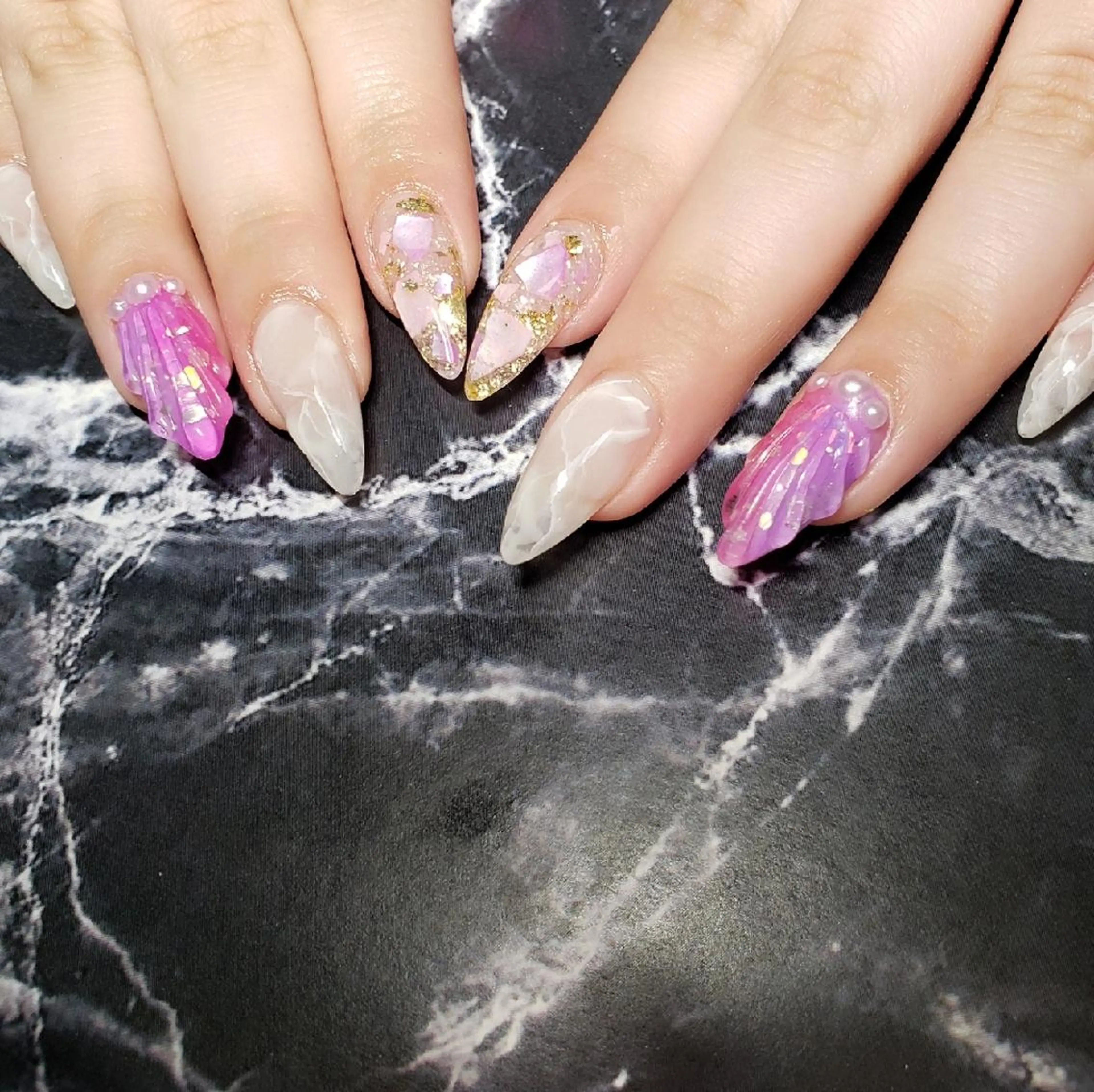 ミディアム ネイル ハンドネイル クロキ 。のネイルデザイン