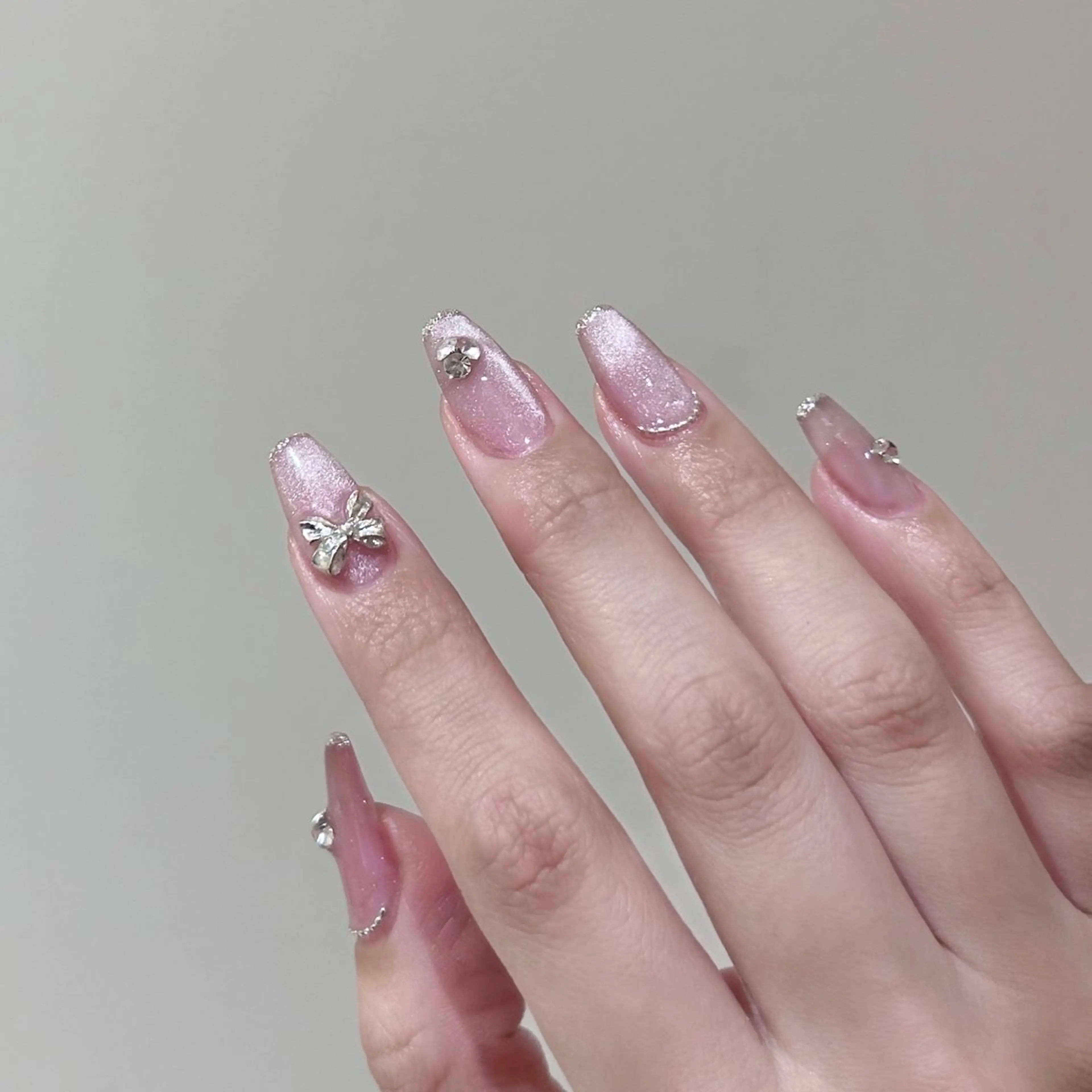 ネイル マグネットネイル ハンドネイル 𝗮𝗶𝗿𝗶 🌙のネイルデザイン