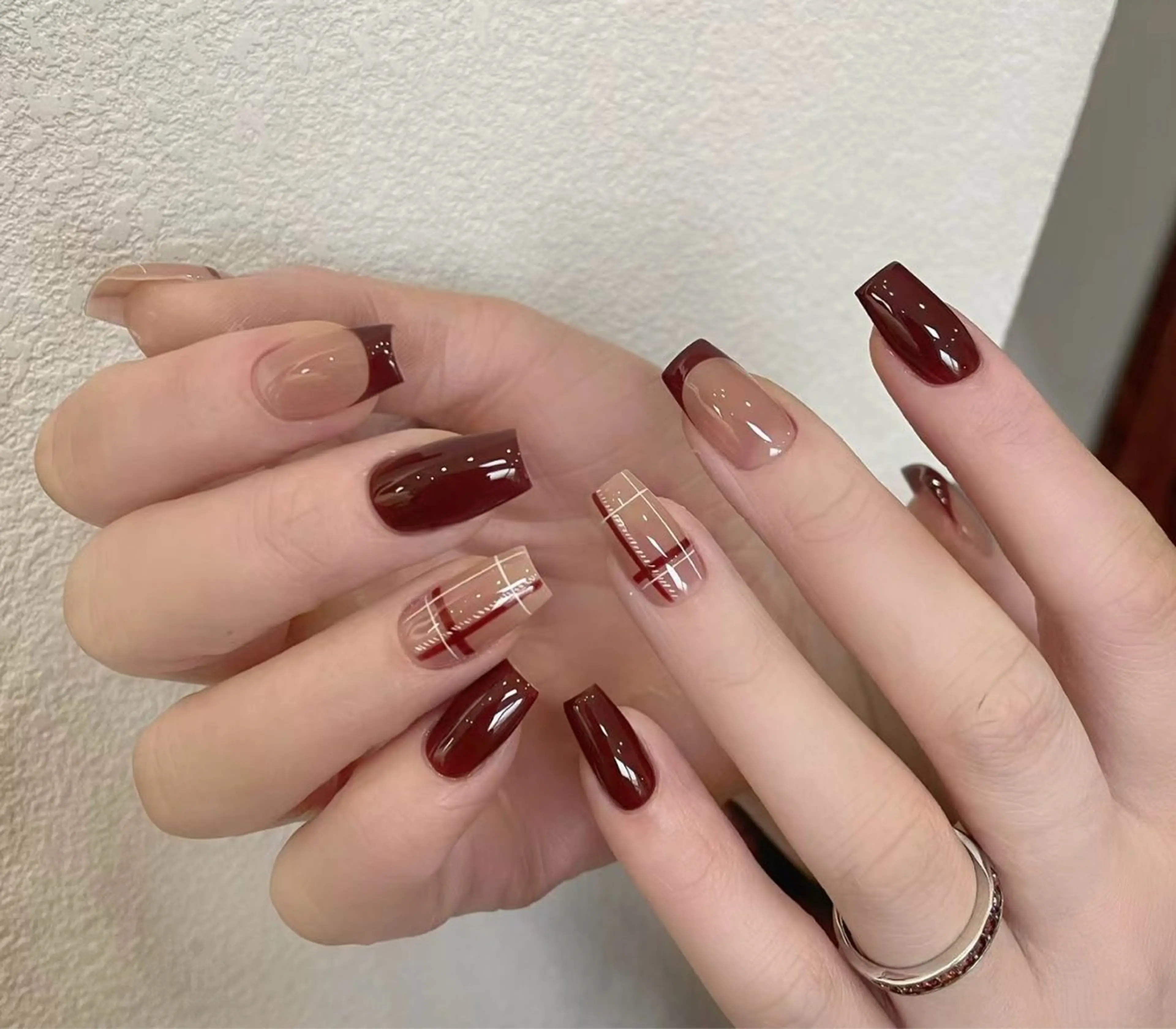 【初回オフ無料】HAND(🌸持ち込みデザインパーツアート6本まで)の写真