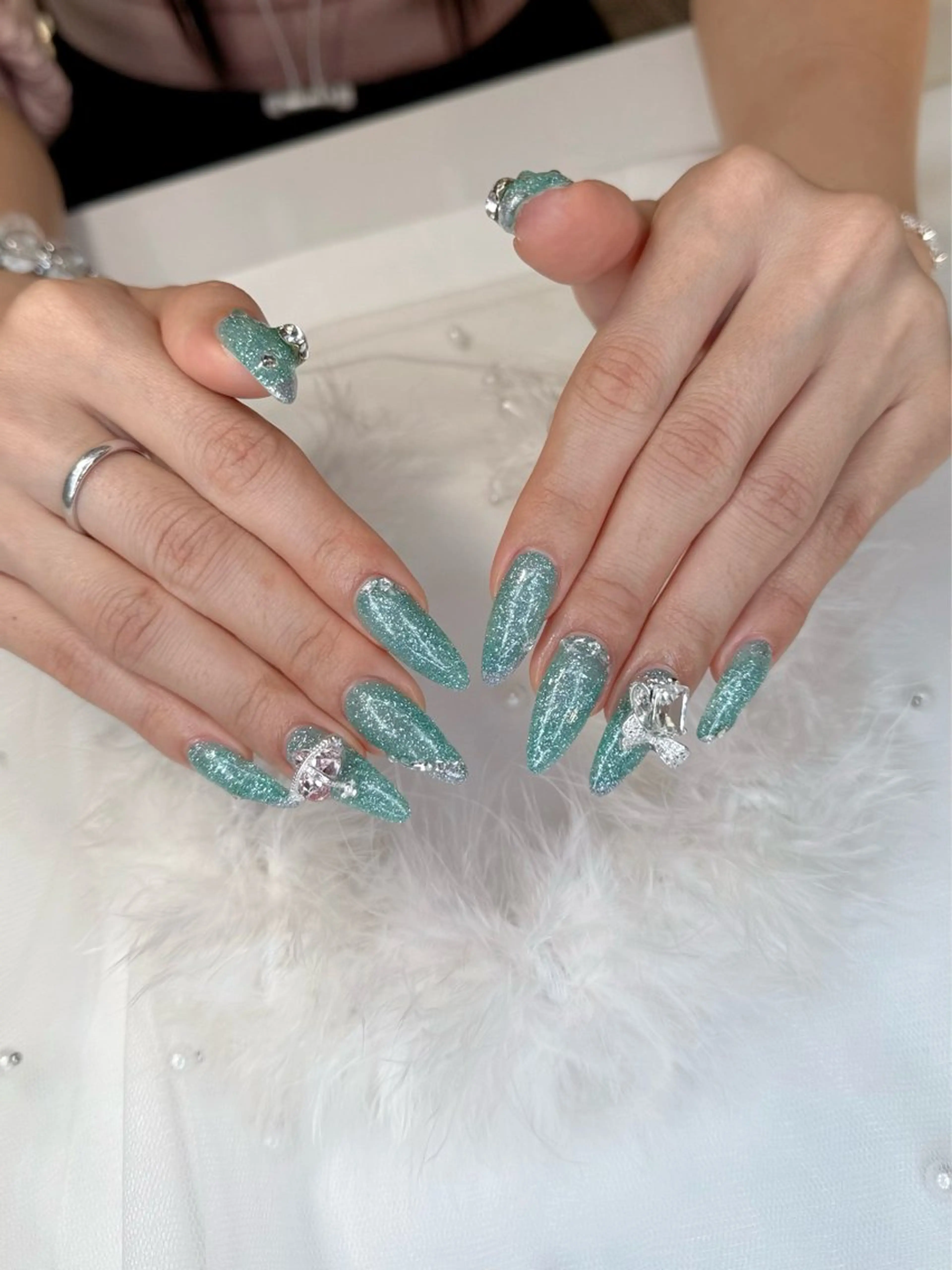 セミロング ハンドネイル Bibi beauty spa Osaka所属・Bibi nail Osakaのネイルデザイン